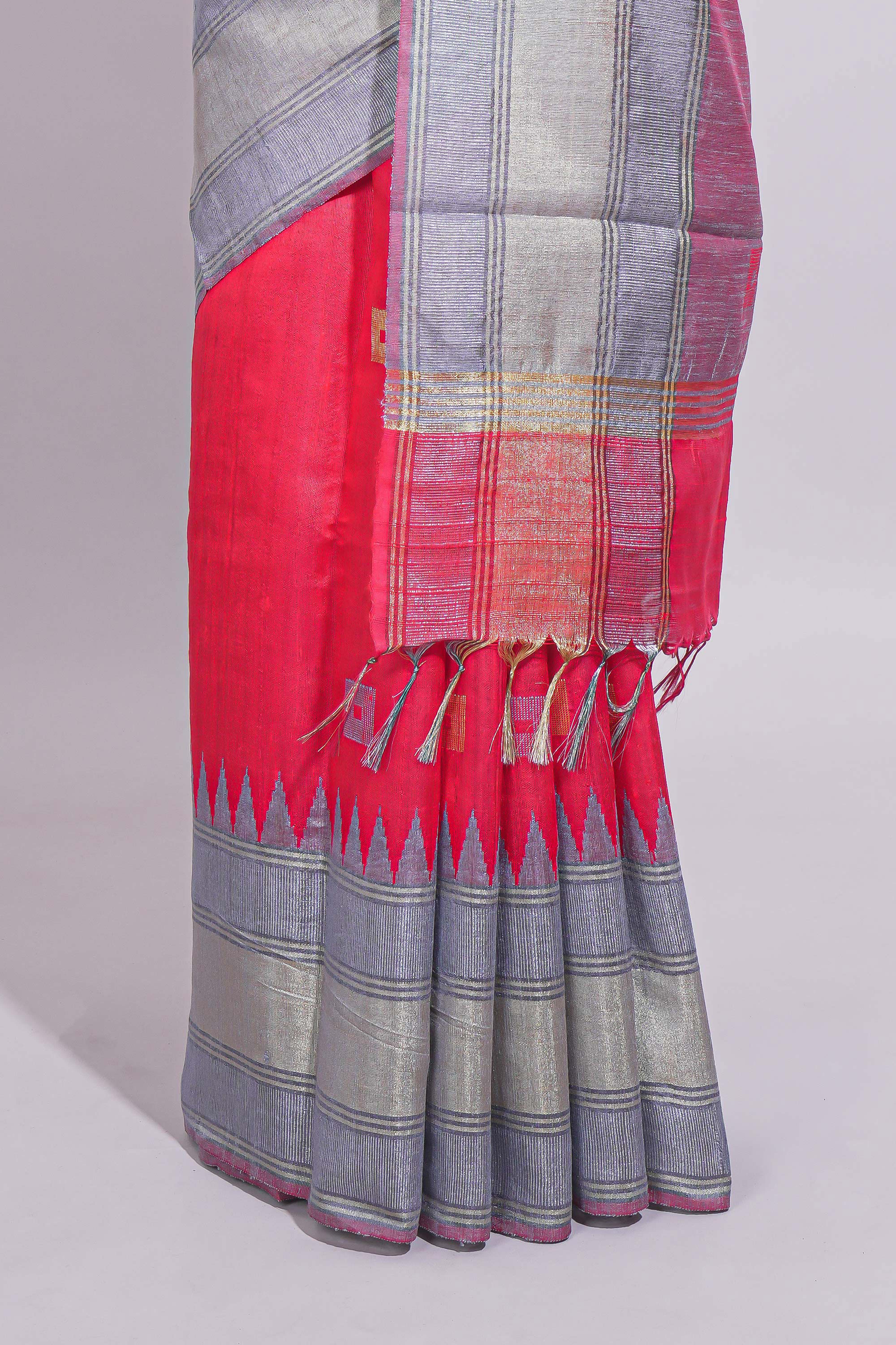Red Geometric Design Tussar Saree with Contrast Border and Blouse