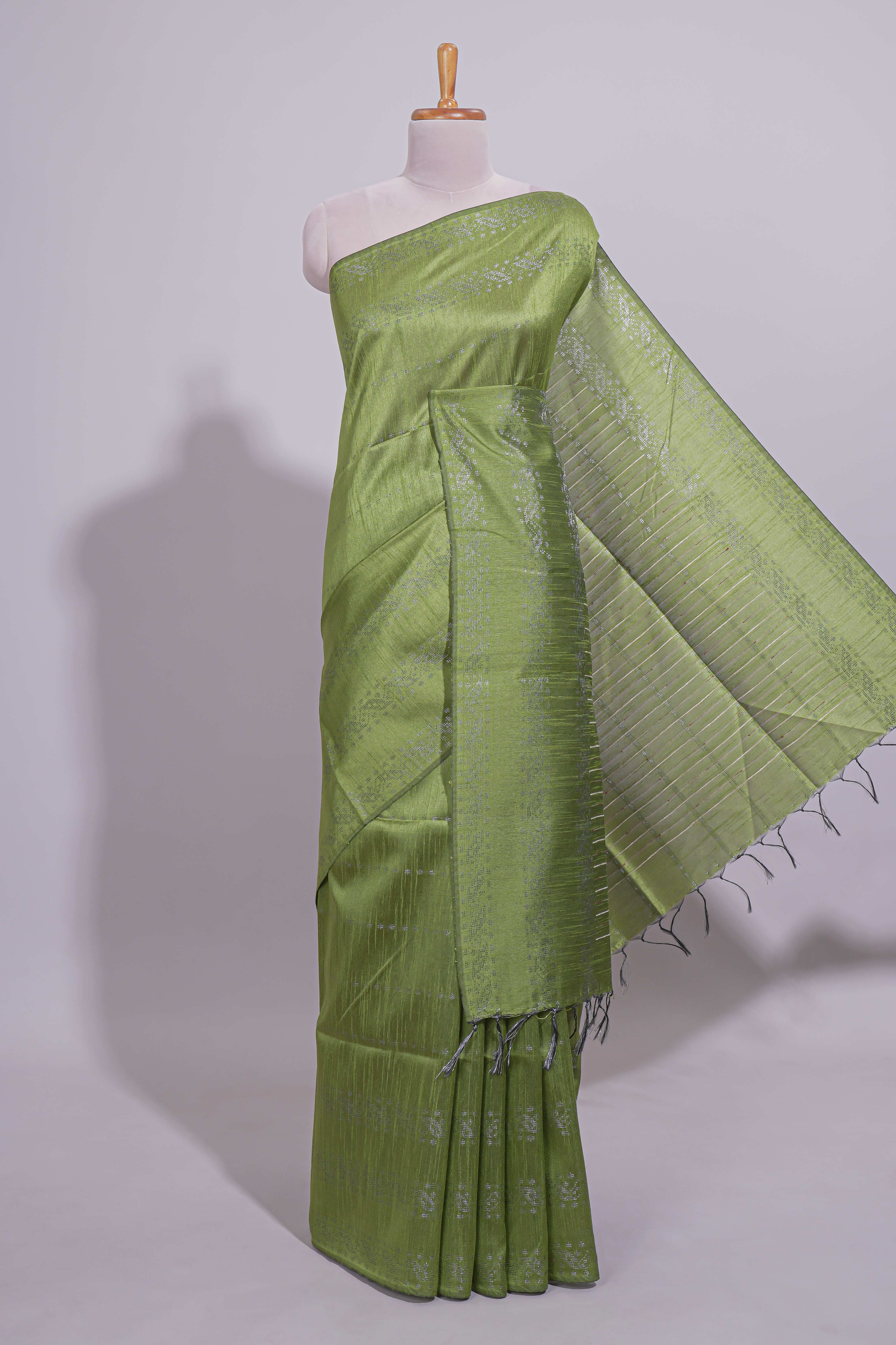 Borderless green vertical stripedzari design art tussar saree with self pallu and matching blouse