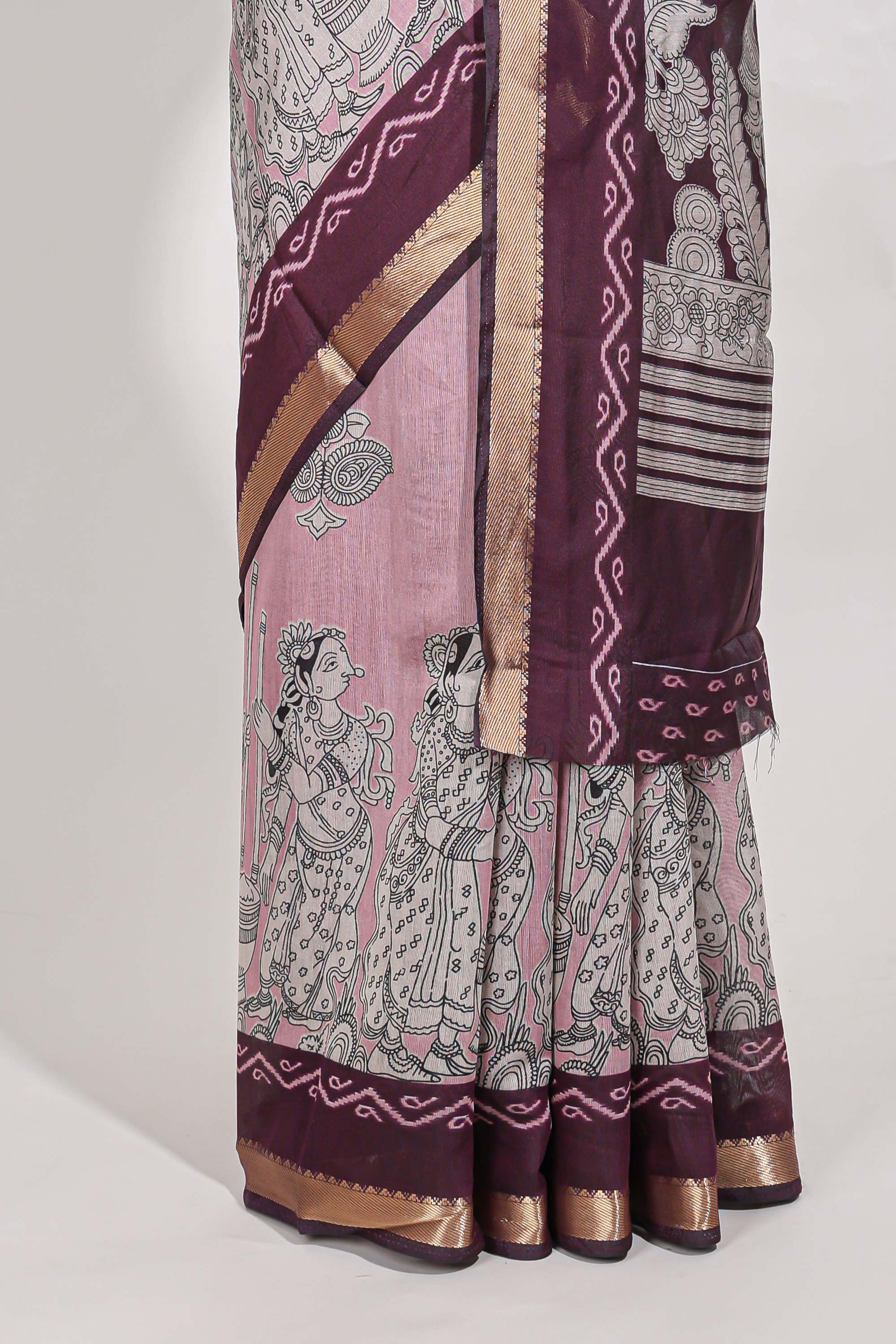 Rose Viscose Georgette Saree All-over elegant ethnic detailing gold zari border and Statement pallu with artistic motifs with contrast printed blouse