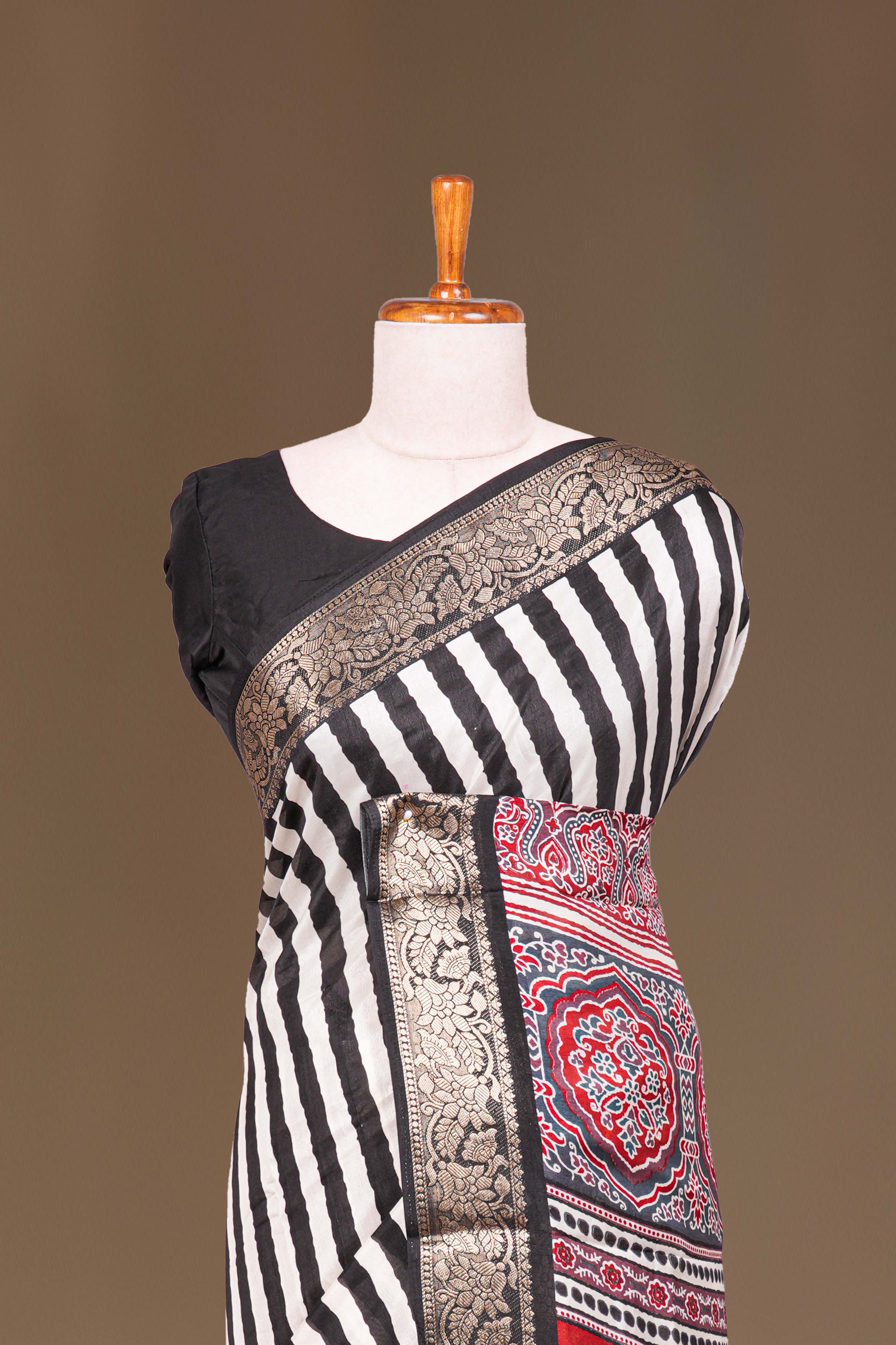 Antique gold zari border