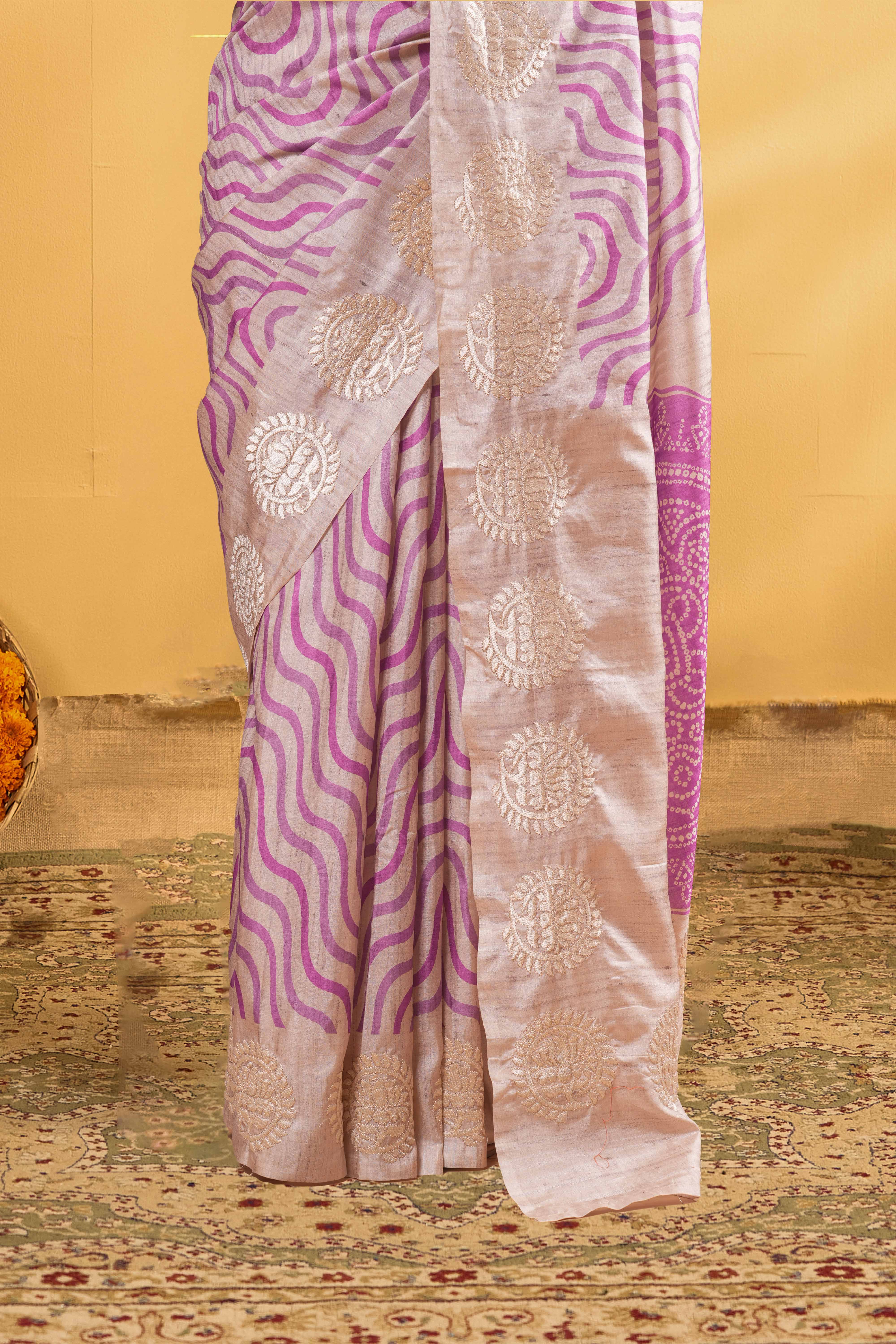 Bandhani style pallu