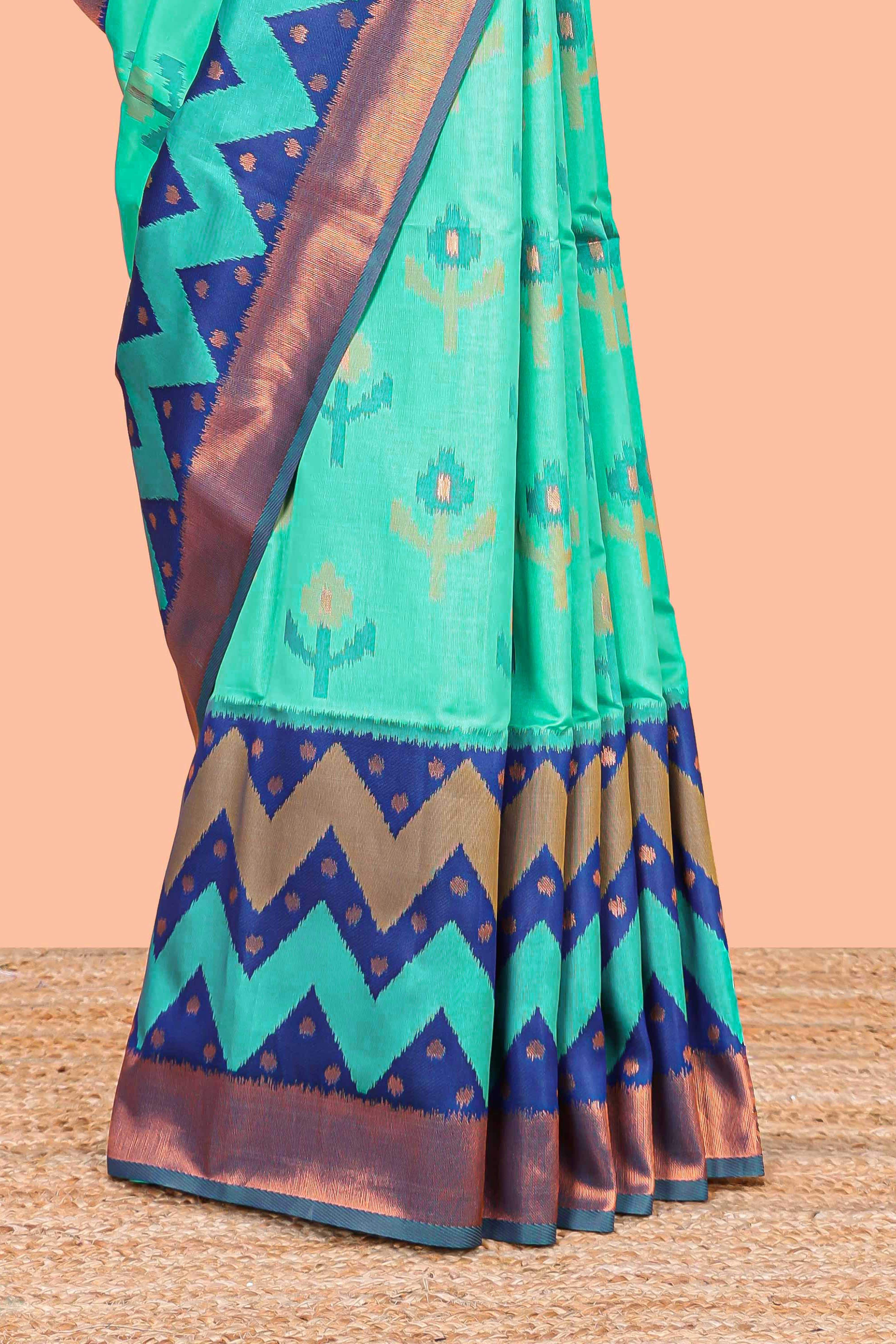 Chevron pattern border