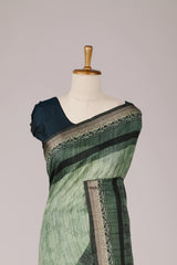 Contrast border accent saree