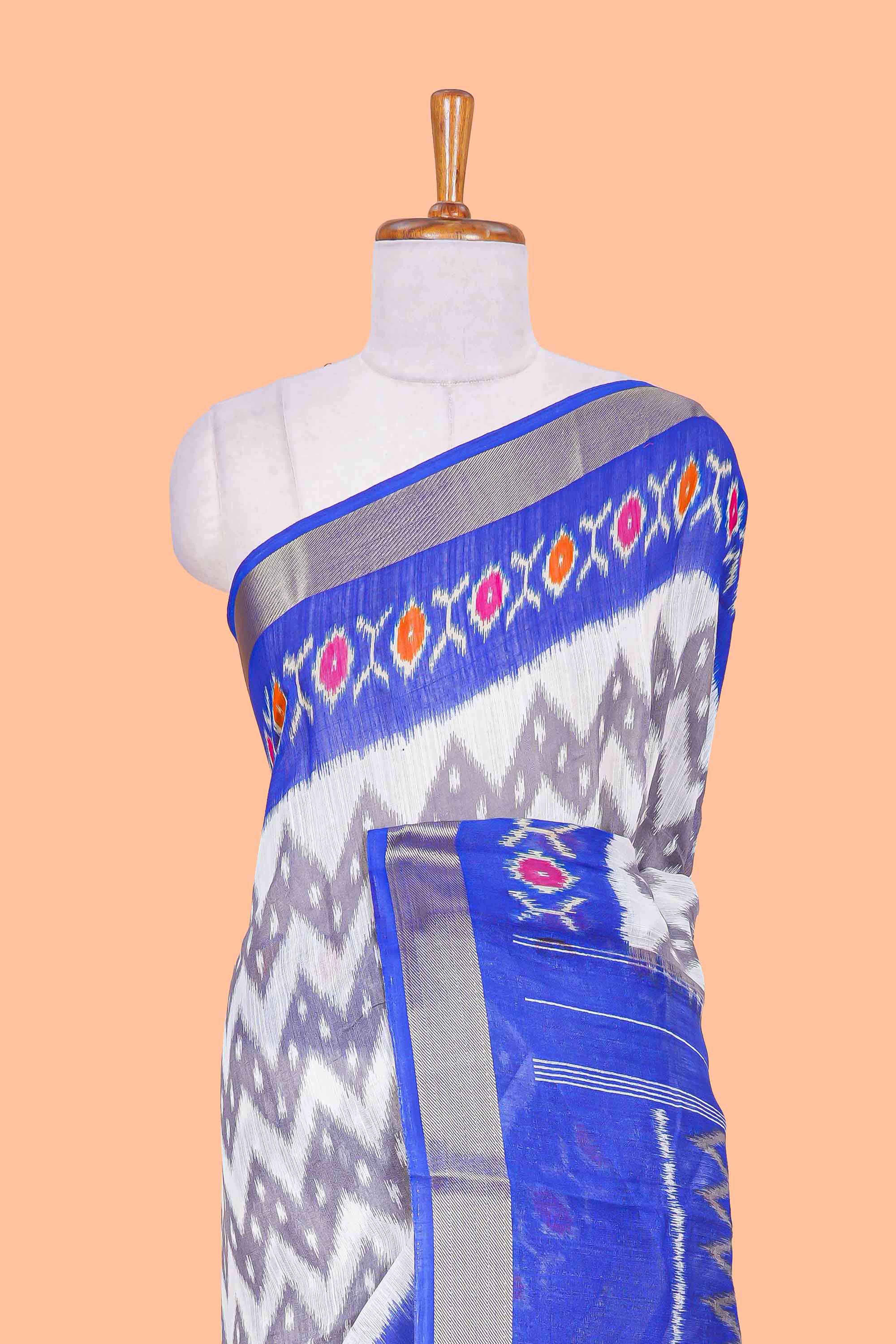 Contrast border detailing