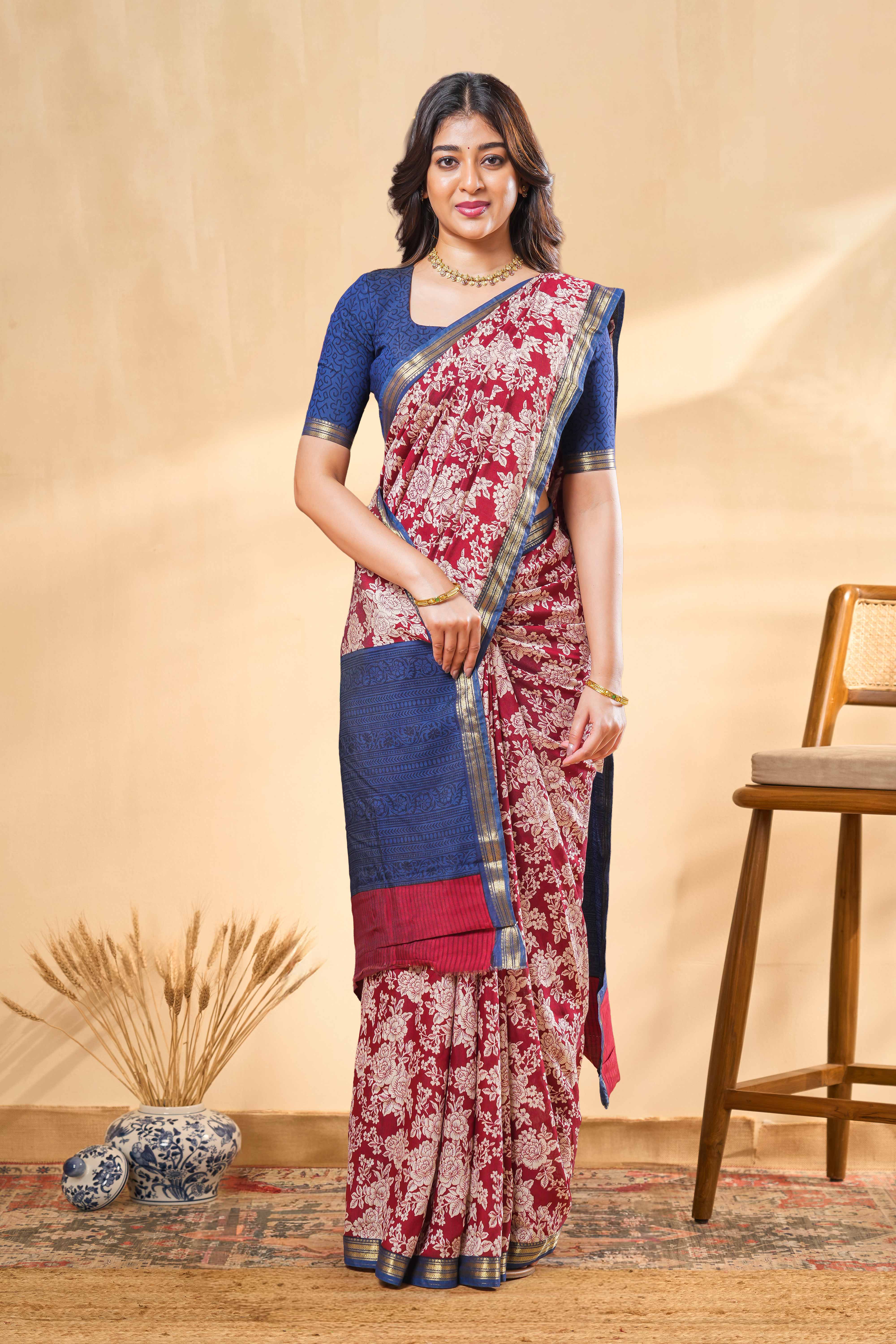 Contrasting pallu design