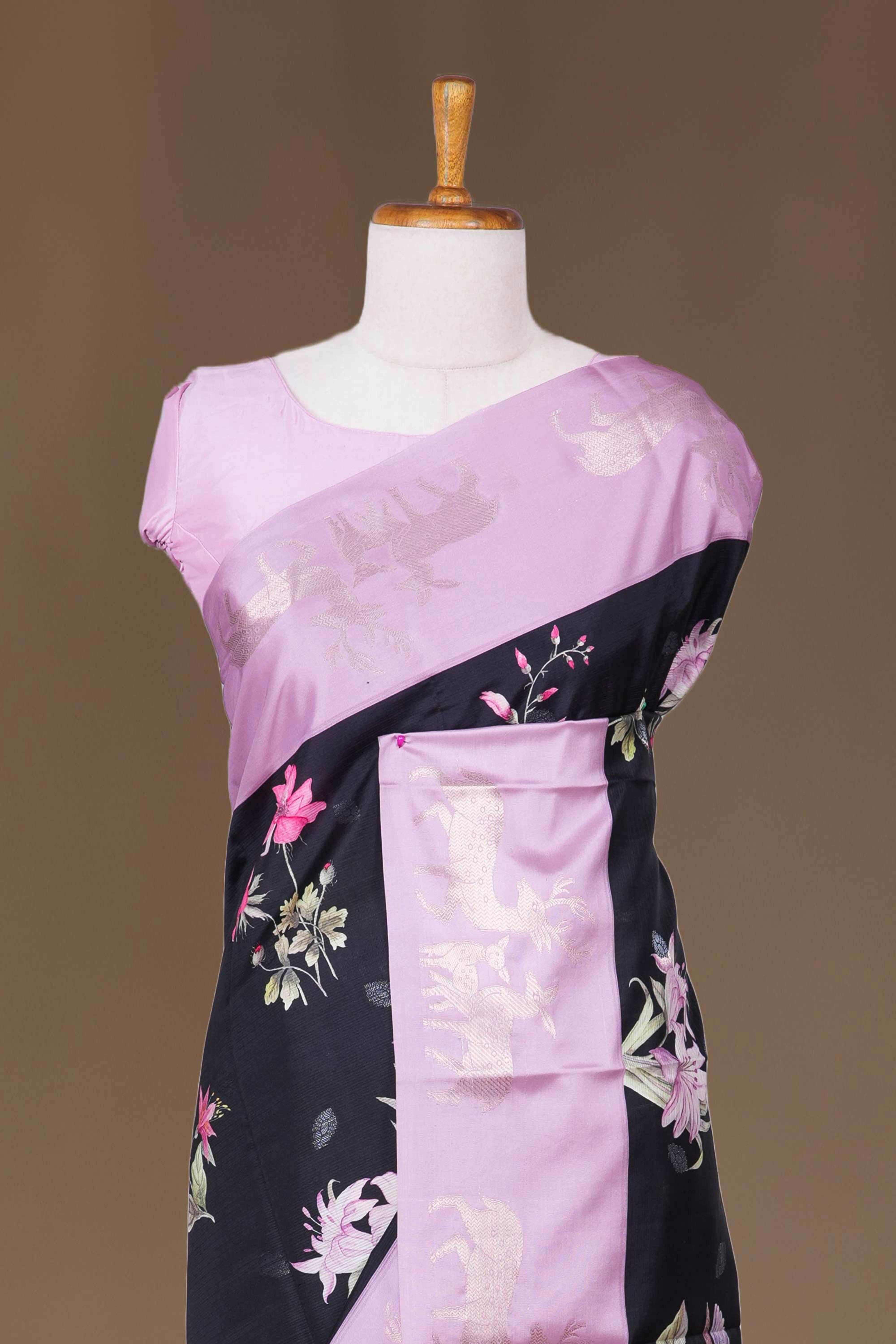 Contrasting pallu finish
