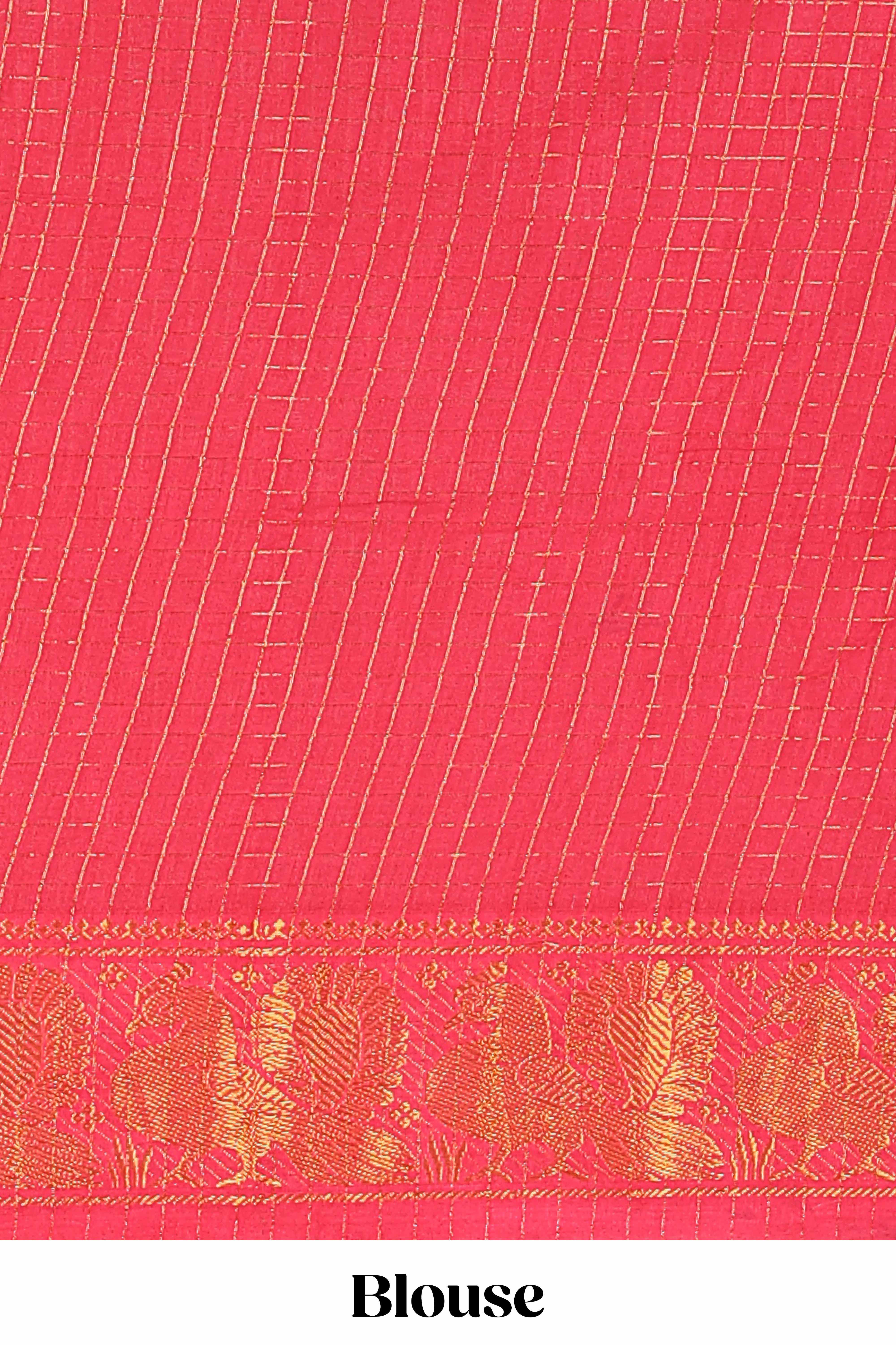 Decorative pallu feature