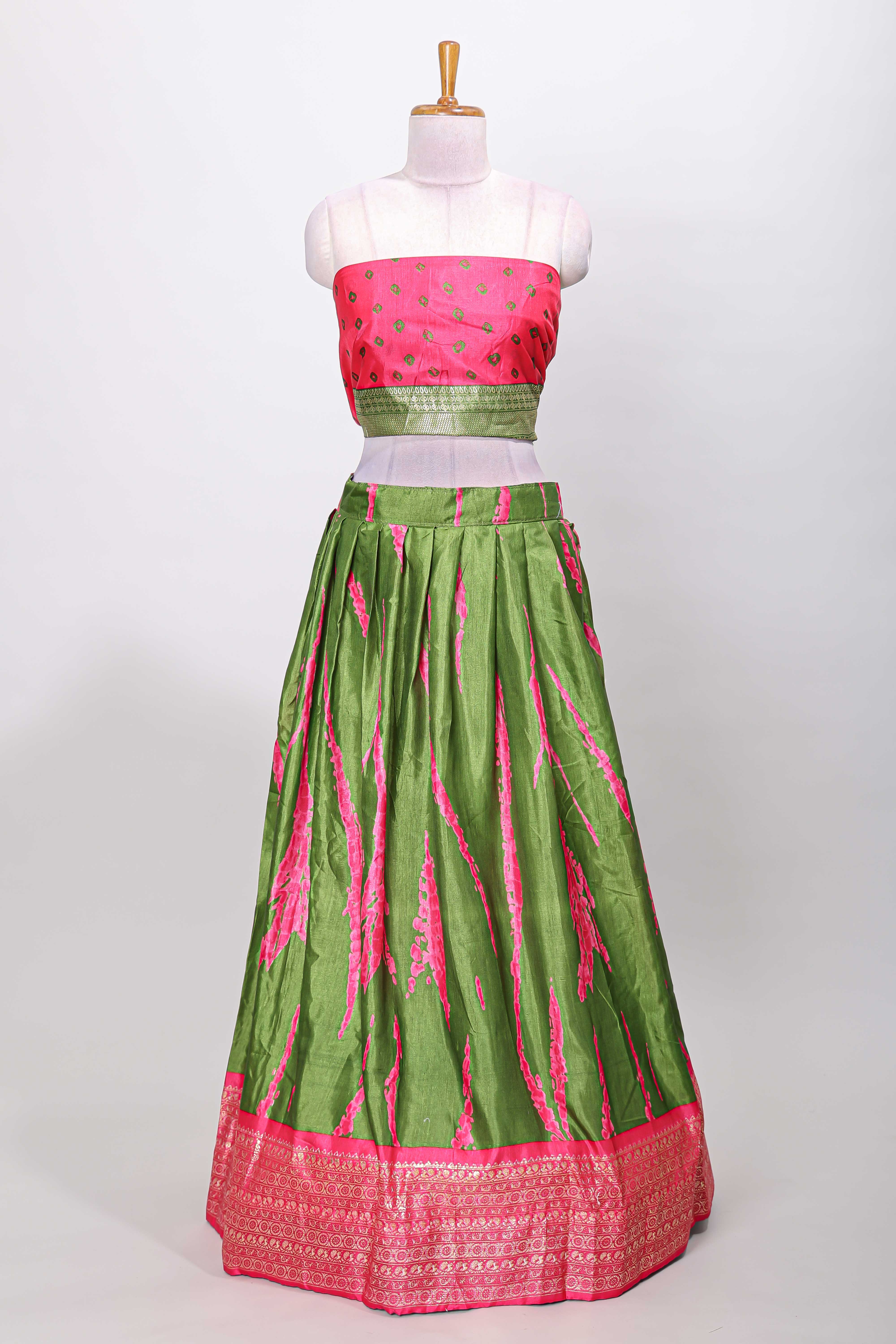 Elegant contrast border wear
