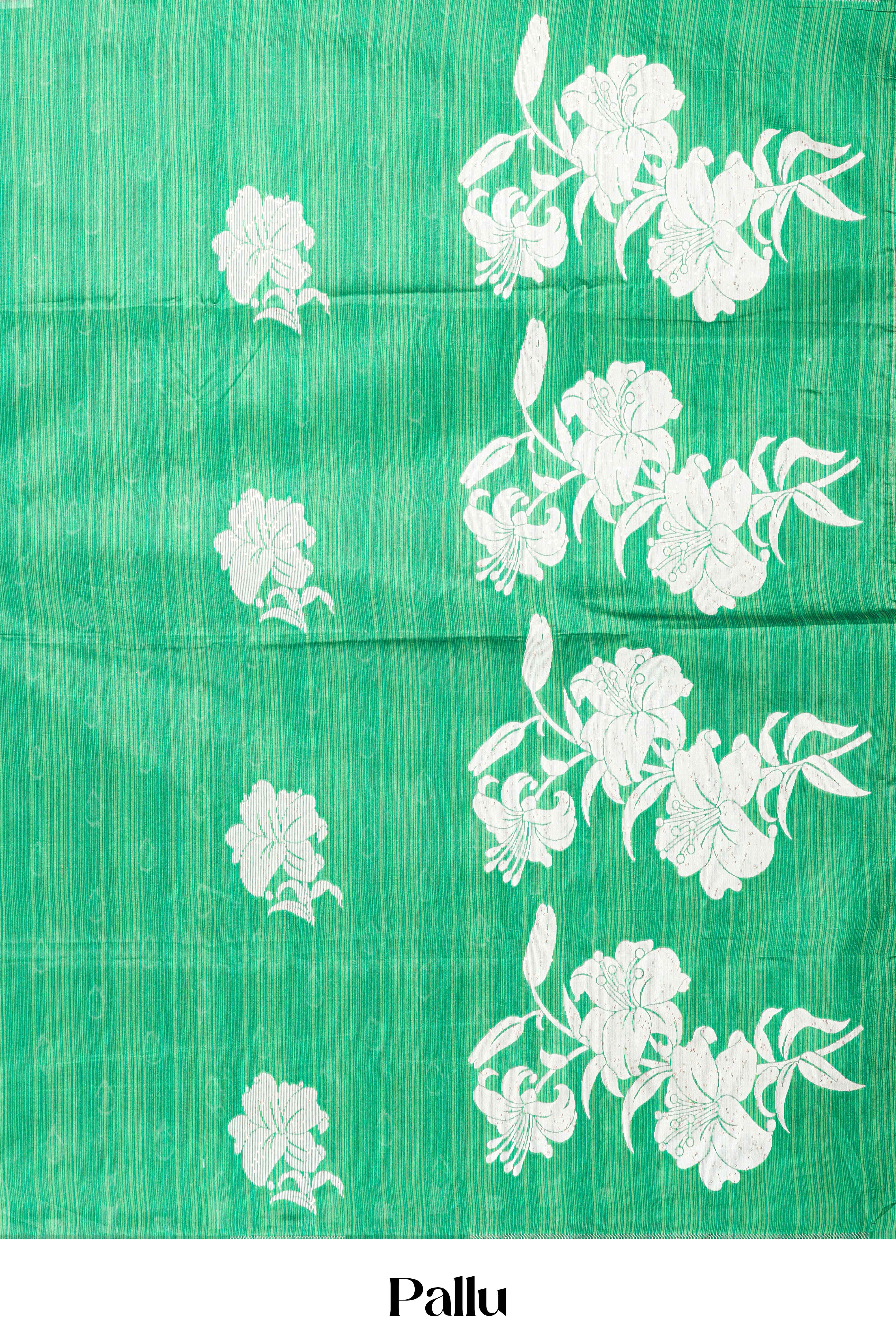 Graceful green traditional drape