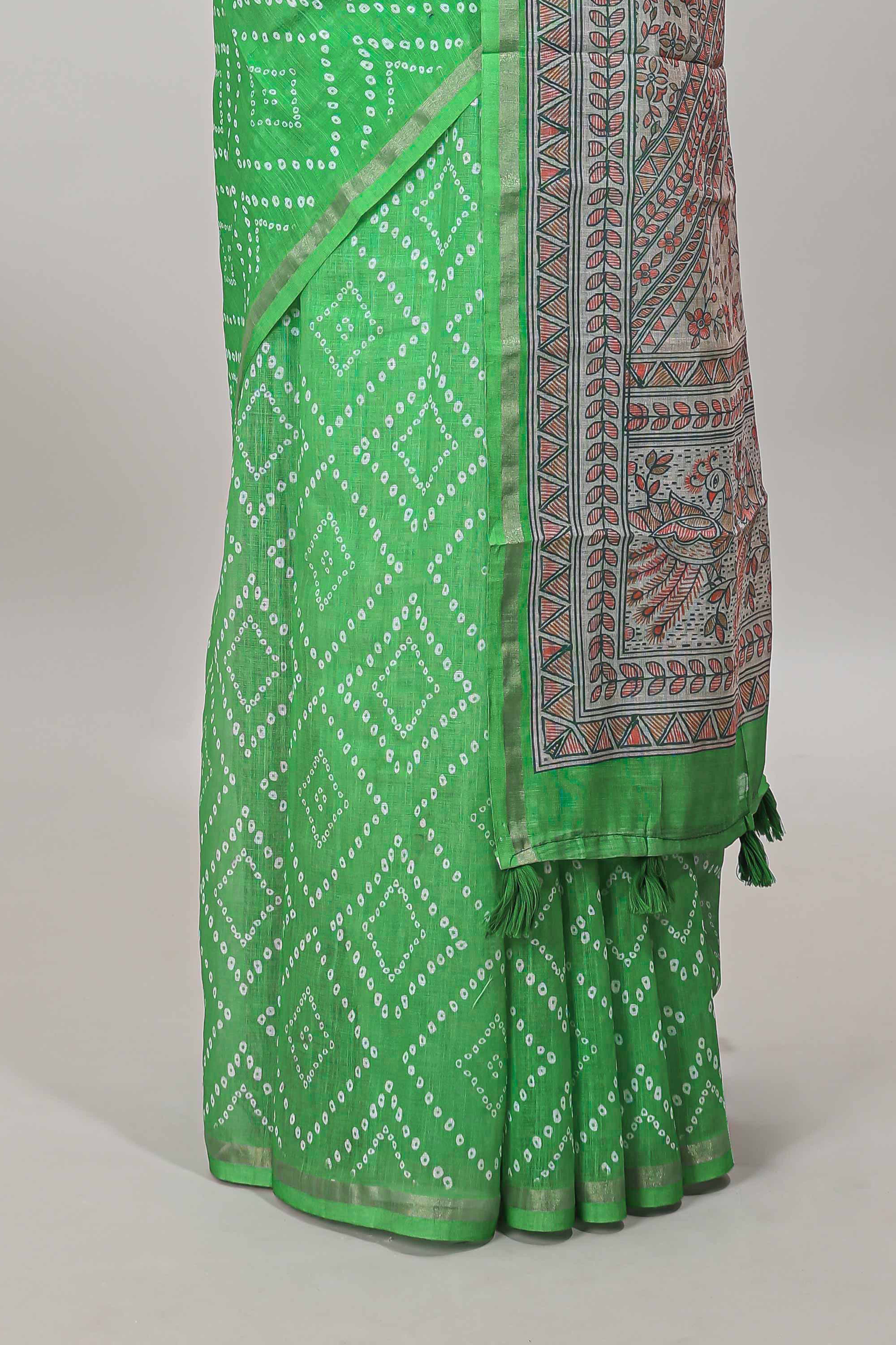 Green contrast print pallu linen cotton saree