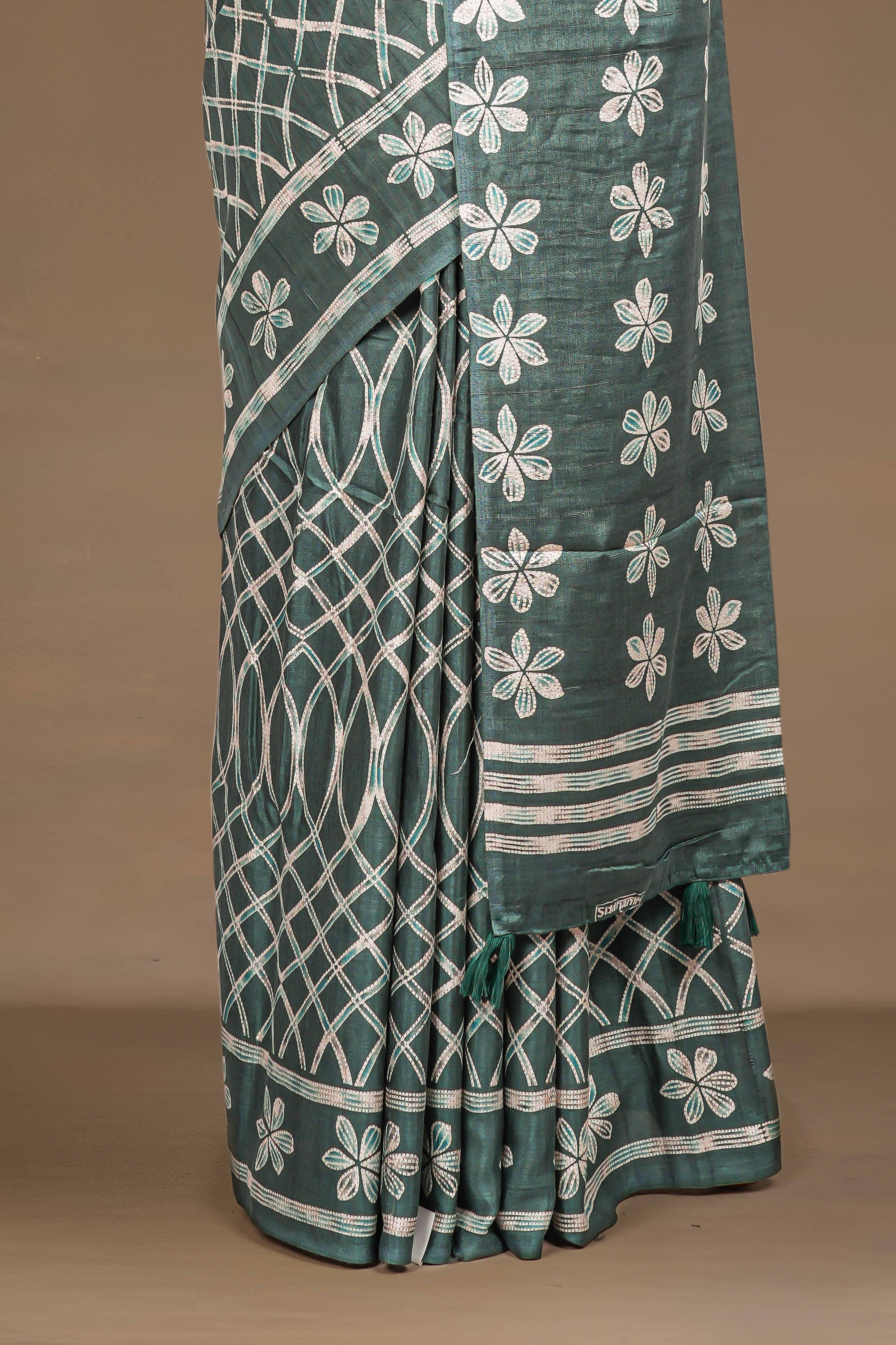 Green ethnic linen saree