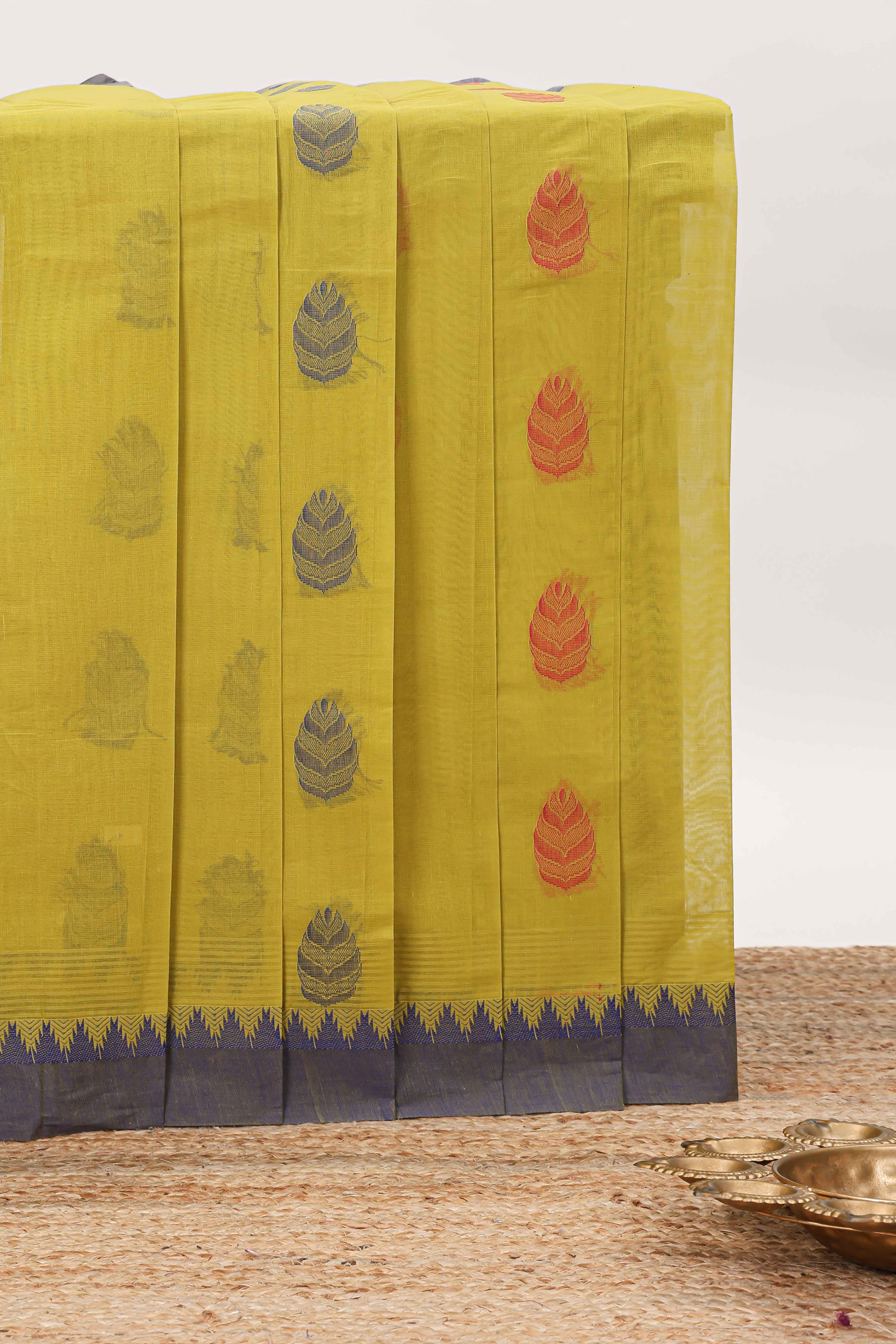Pear green floral motifs kovai cotton saree with contrast border and matching pallu