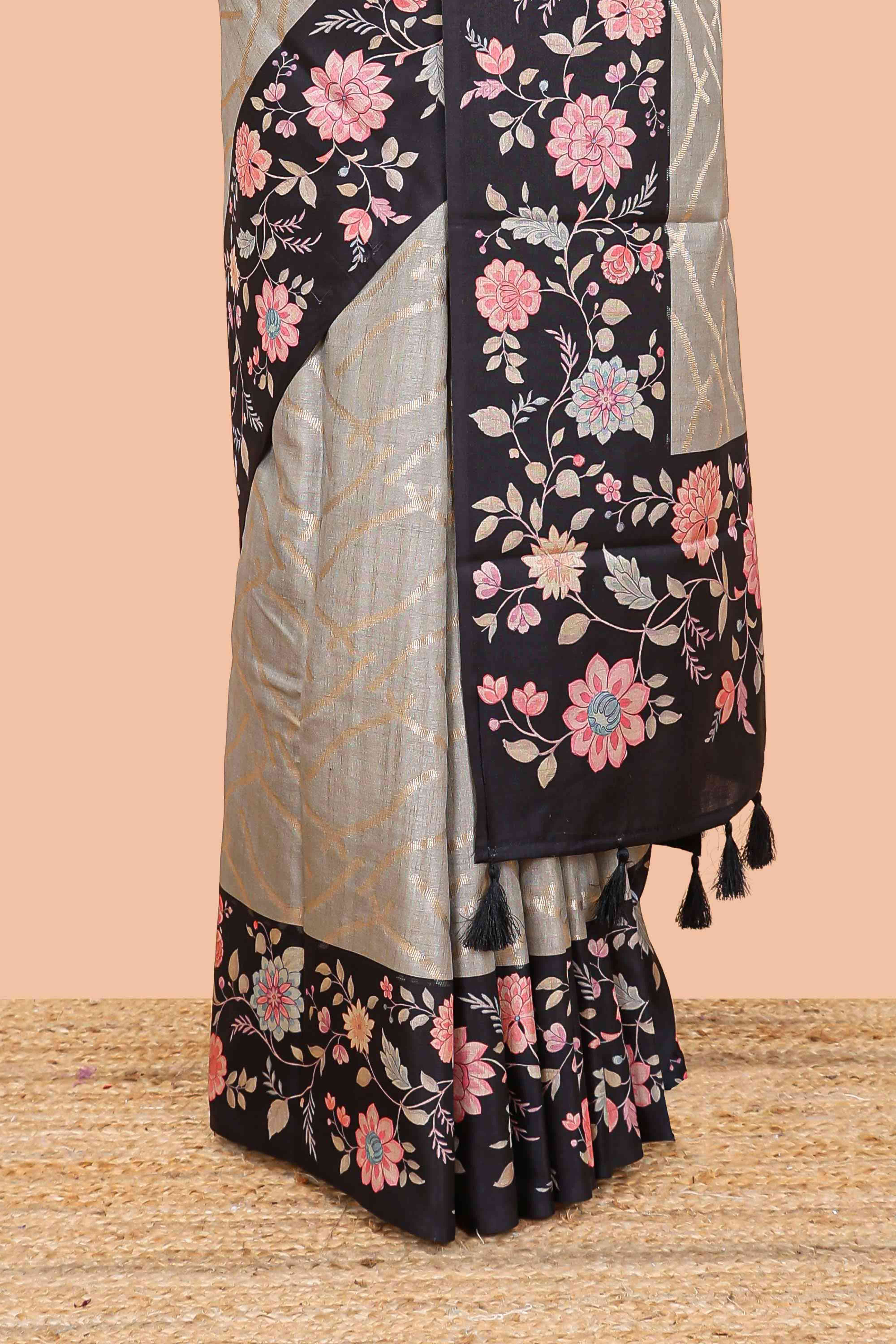 Printed pallu accents