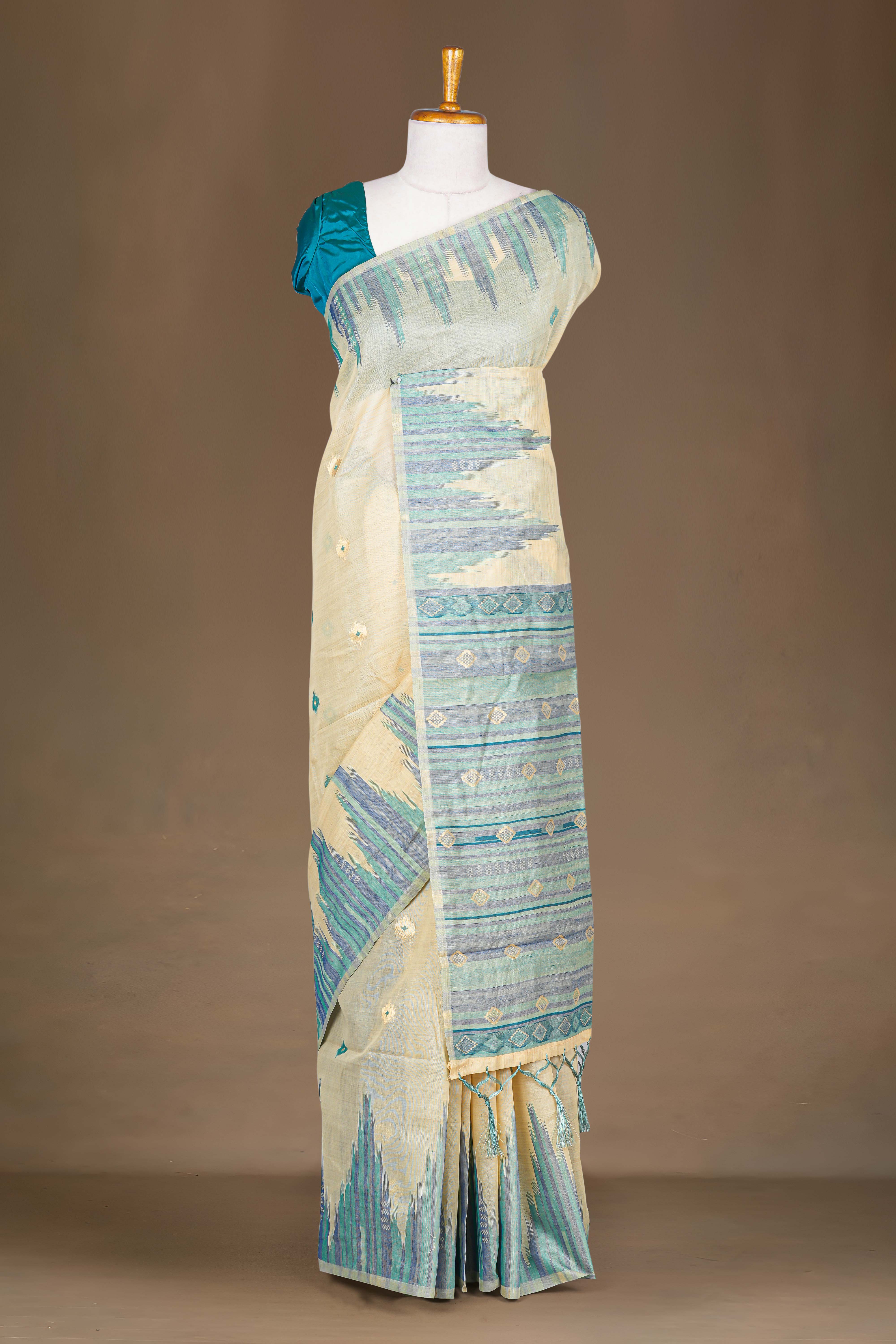 Sandal butta weave saree