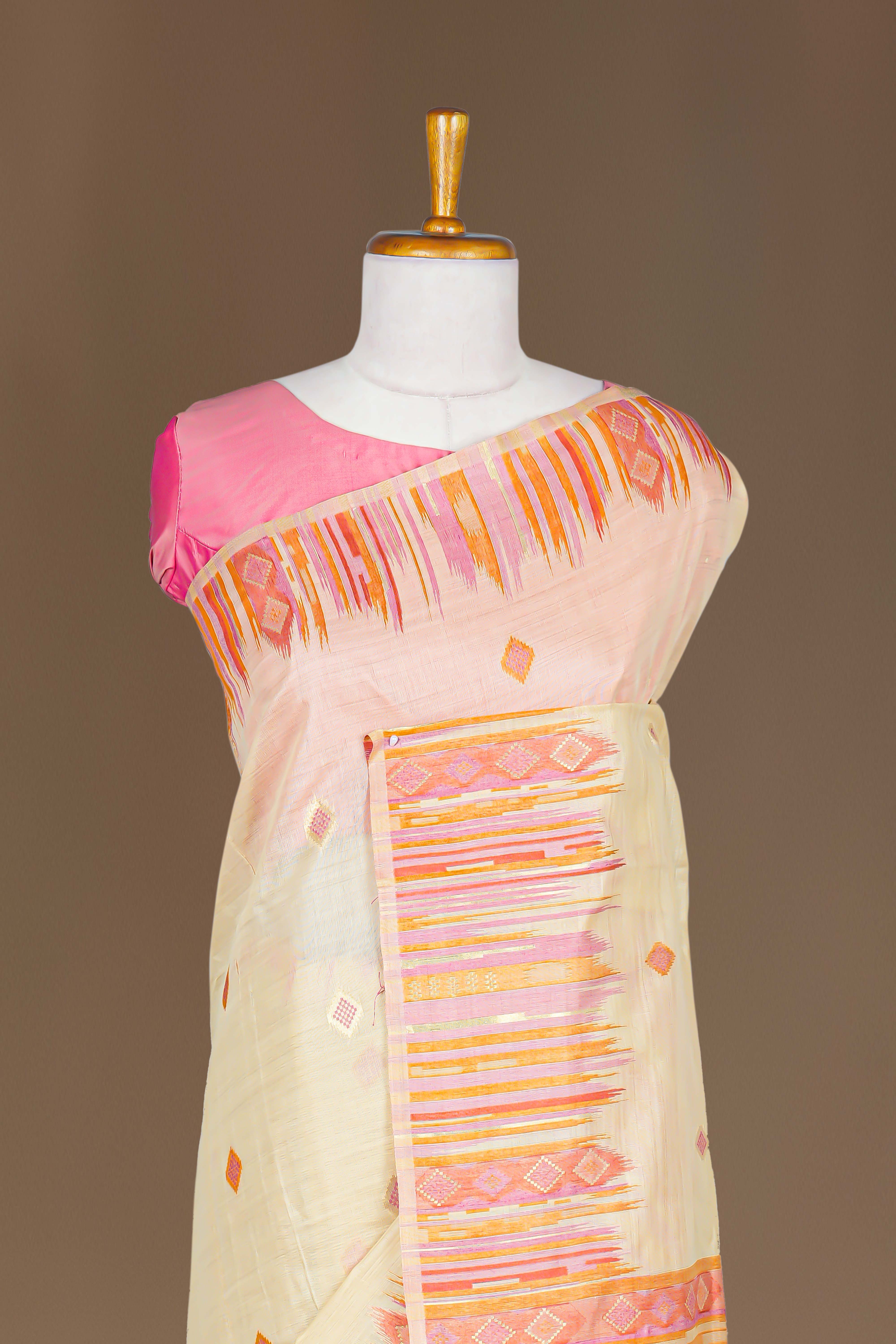 Sandal elegant butta saree