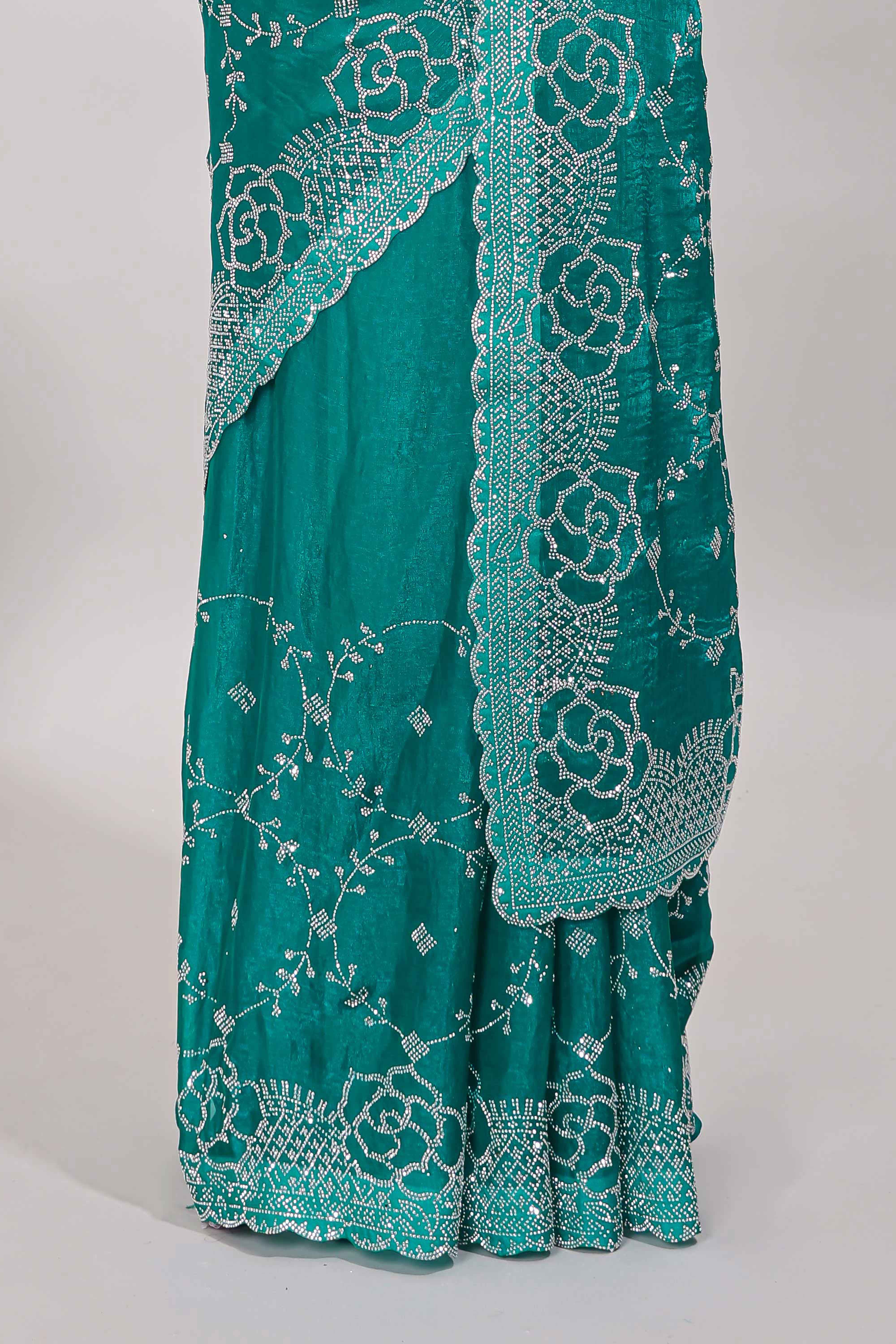 Scallop border turquoise saree
