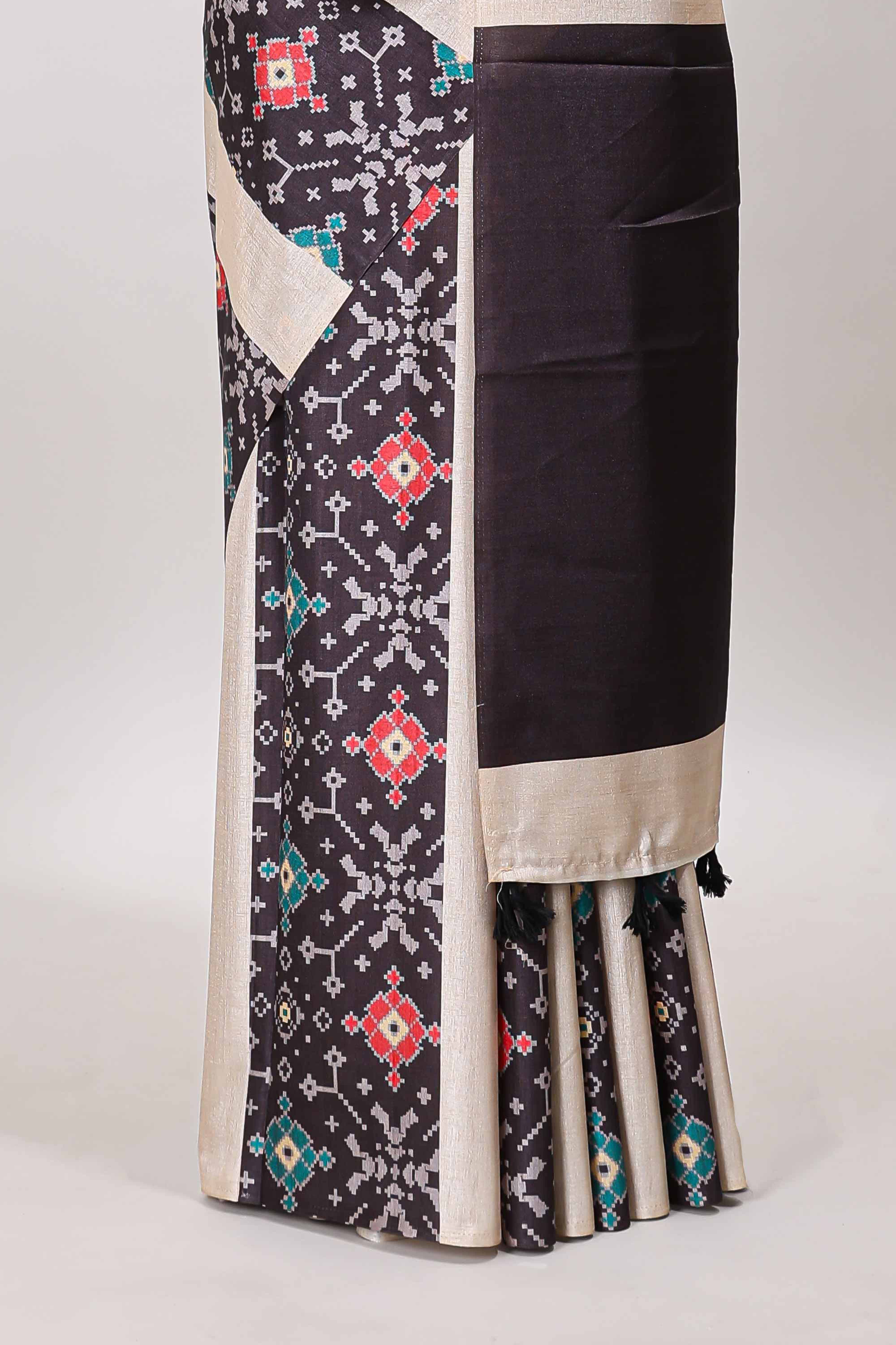 Self pallu finish
