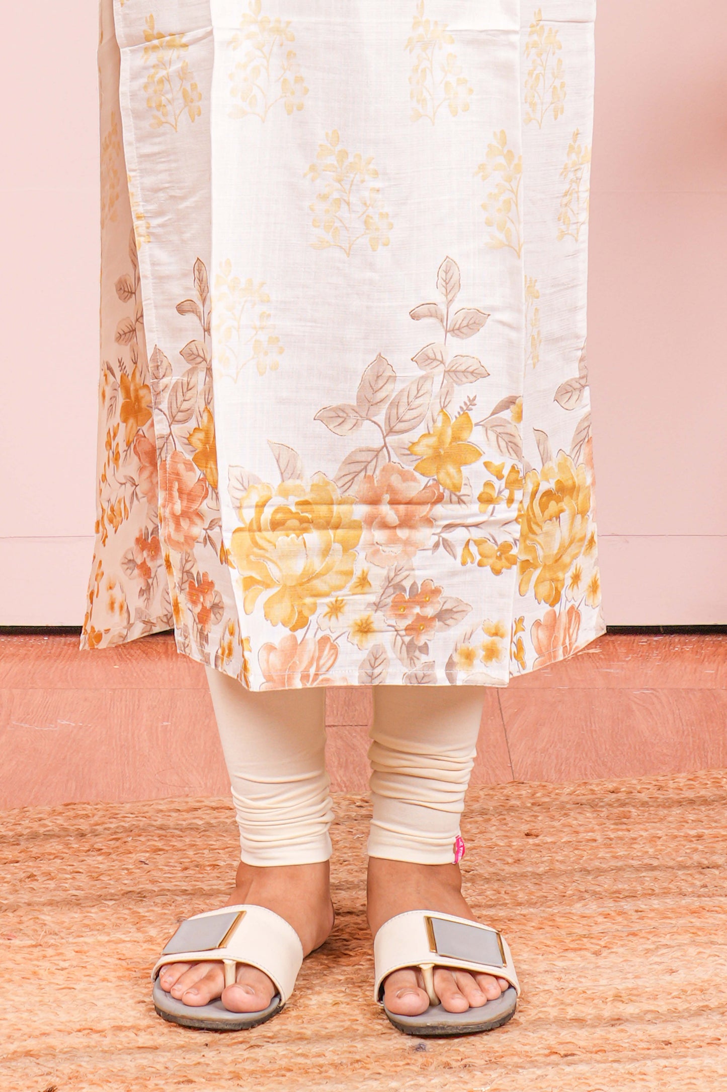 Soft everyday traditional outfit