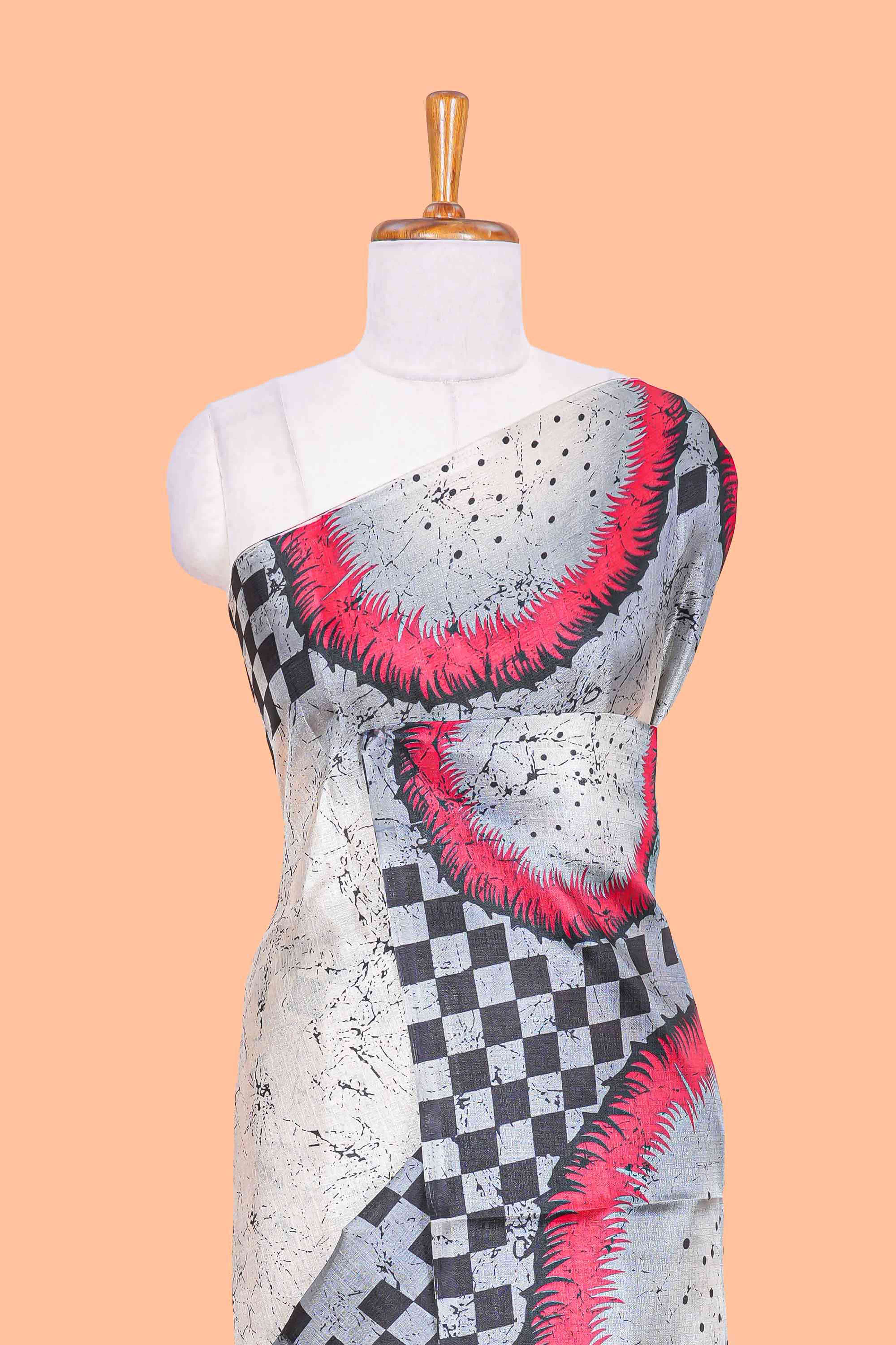 Statement pallu accent
