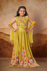 Thread detailed celebration outfit for girls