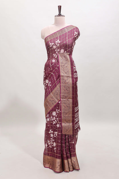 Onion pink checked floral design dola saree with self zari border and matching blouse