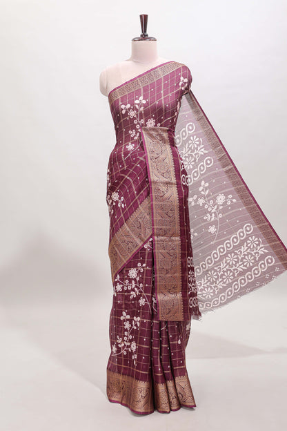 Onion pink checked floral design dola saree with self zari border and matching blouse