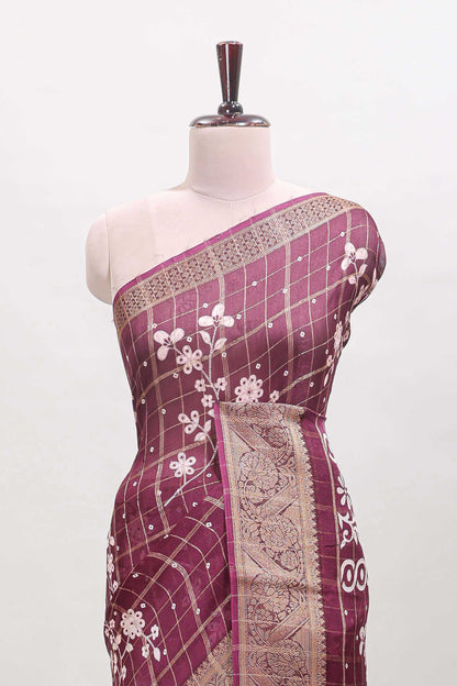 Onion pink checked floral design dola saree with self zari border and matching blouse