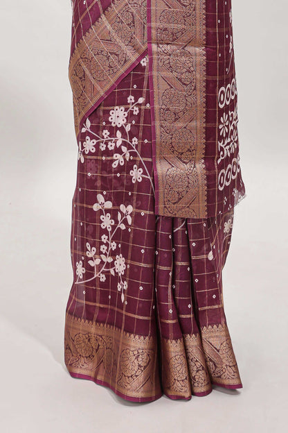 Onion pink checked floral design dola saree with self zari border and matching blouse