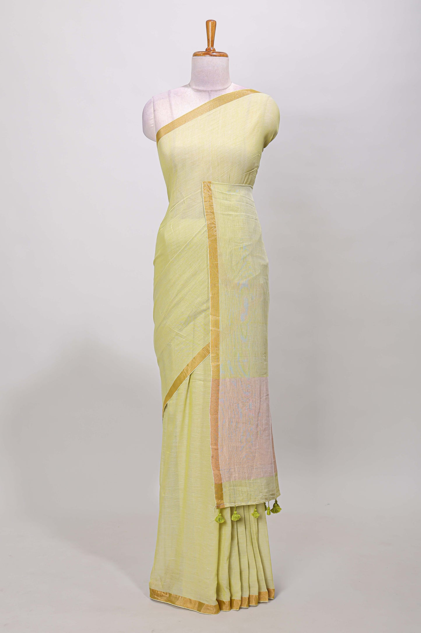 Green plain south cotton saree with zari border and pallu