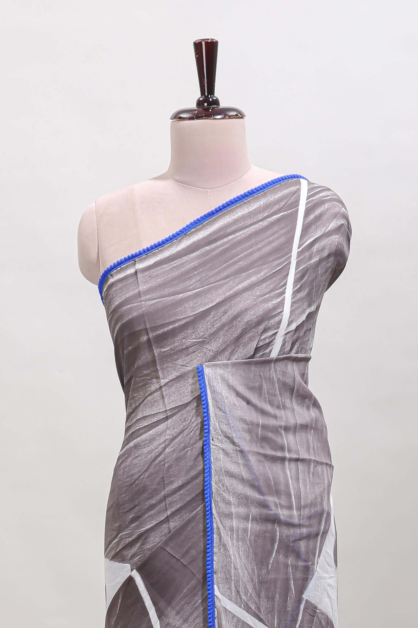 Grey geometric design mul mul cotton saree with scallop border and matching blouse
