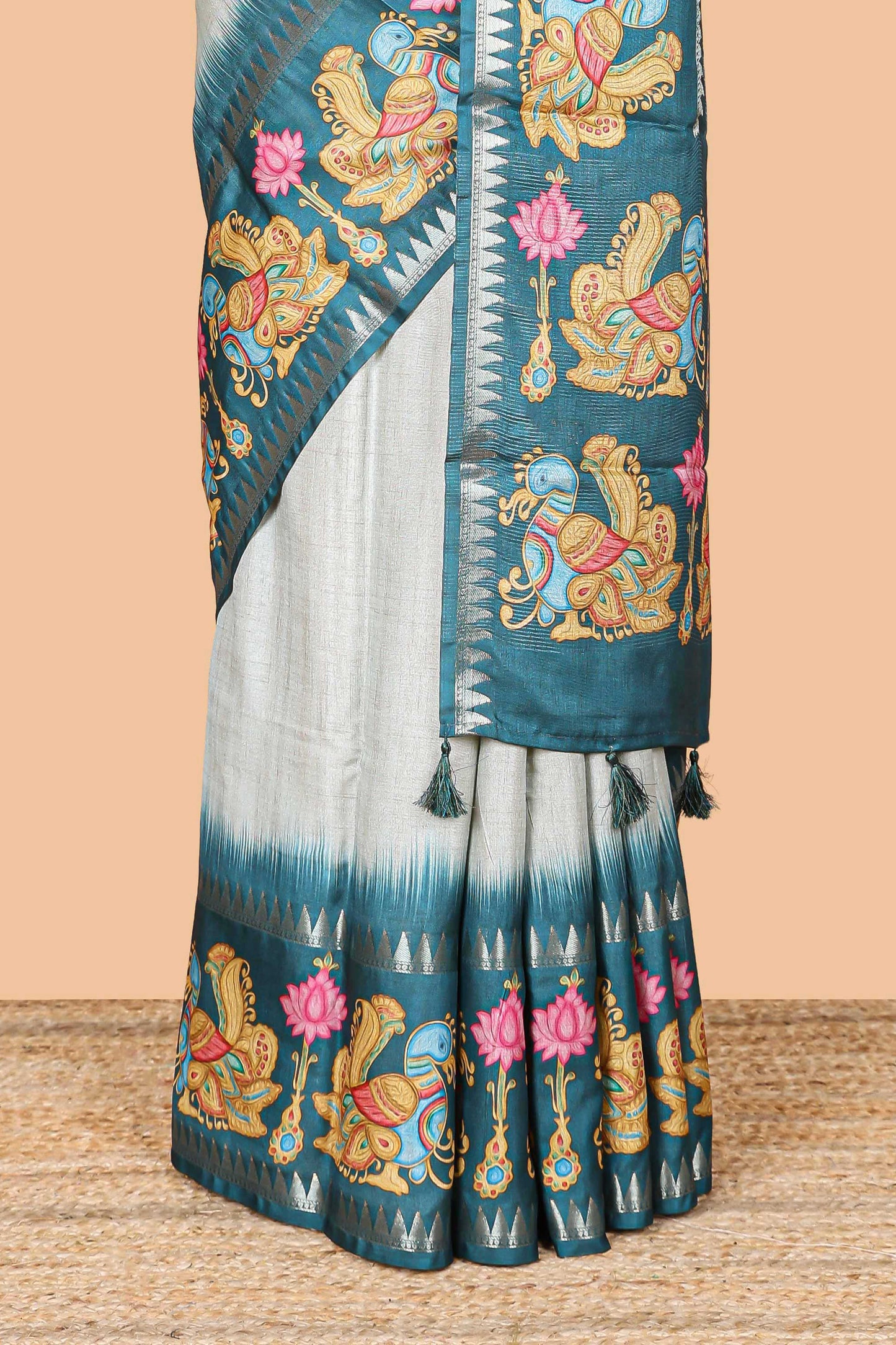 Green plain art tussar silk saree with contrast annam bird and lotus theme border and printed pallu