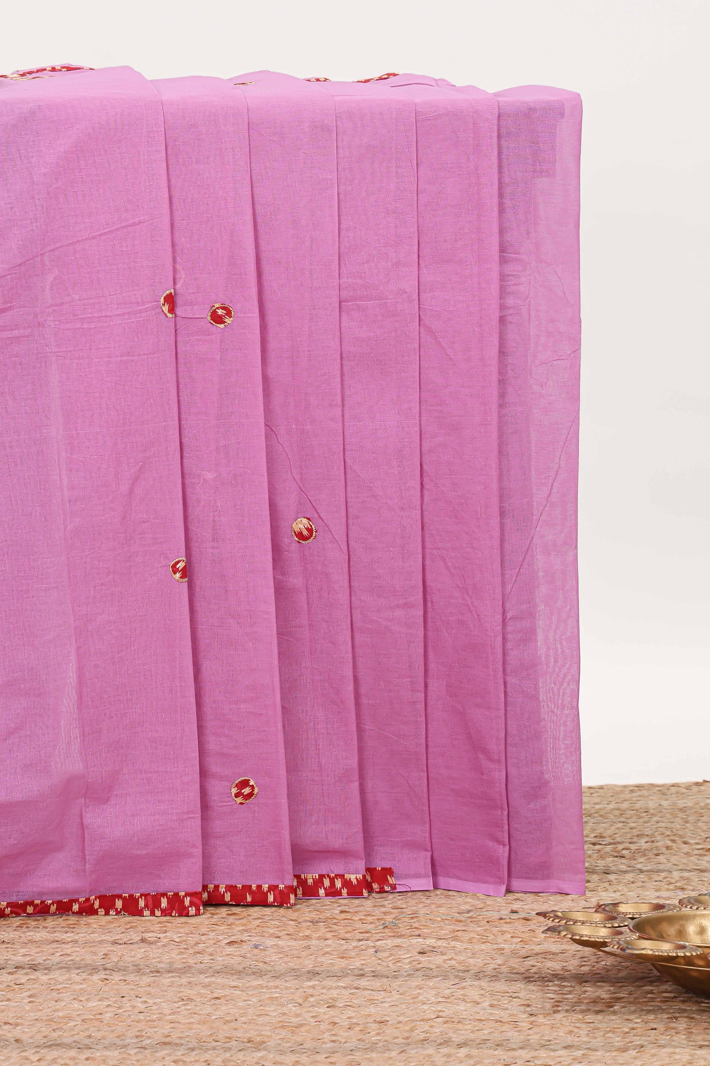 Pink embroidery butta bengal cotton saree with contrast border and matching pallu