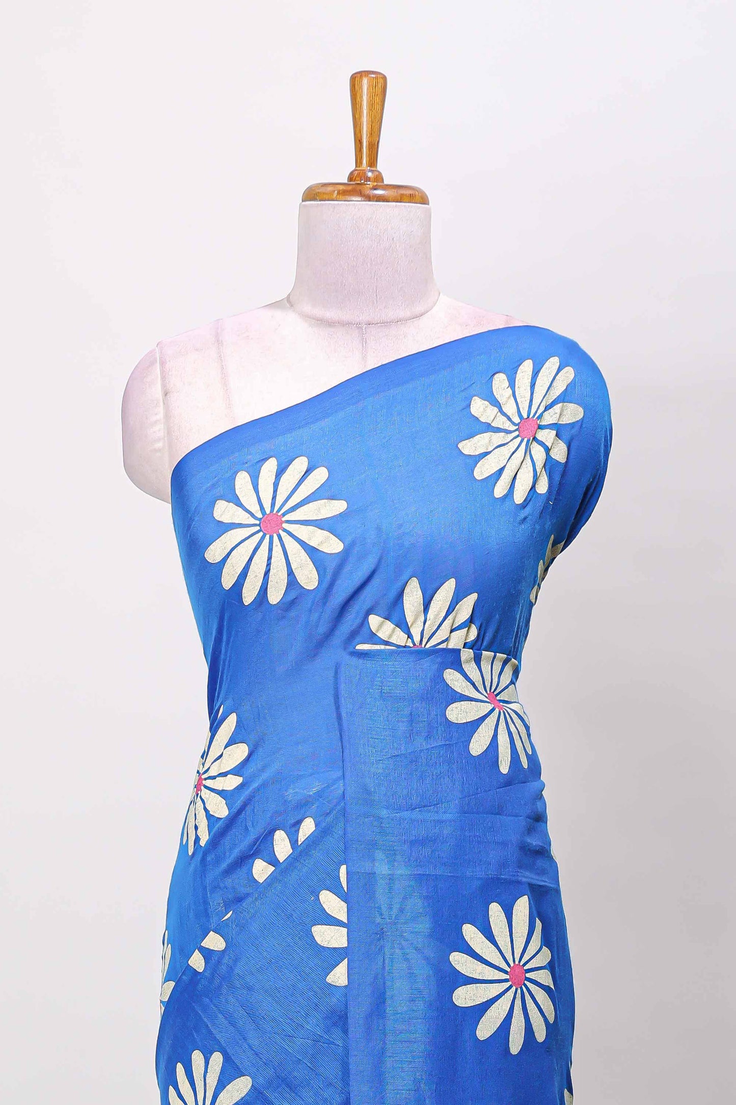 Borderless blue floral print south cotton saree with contrast printed blouse