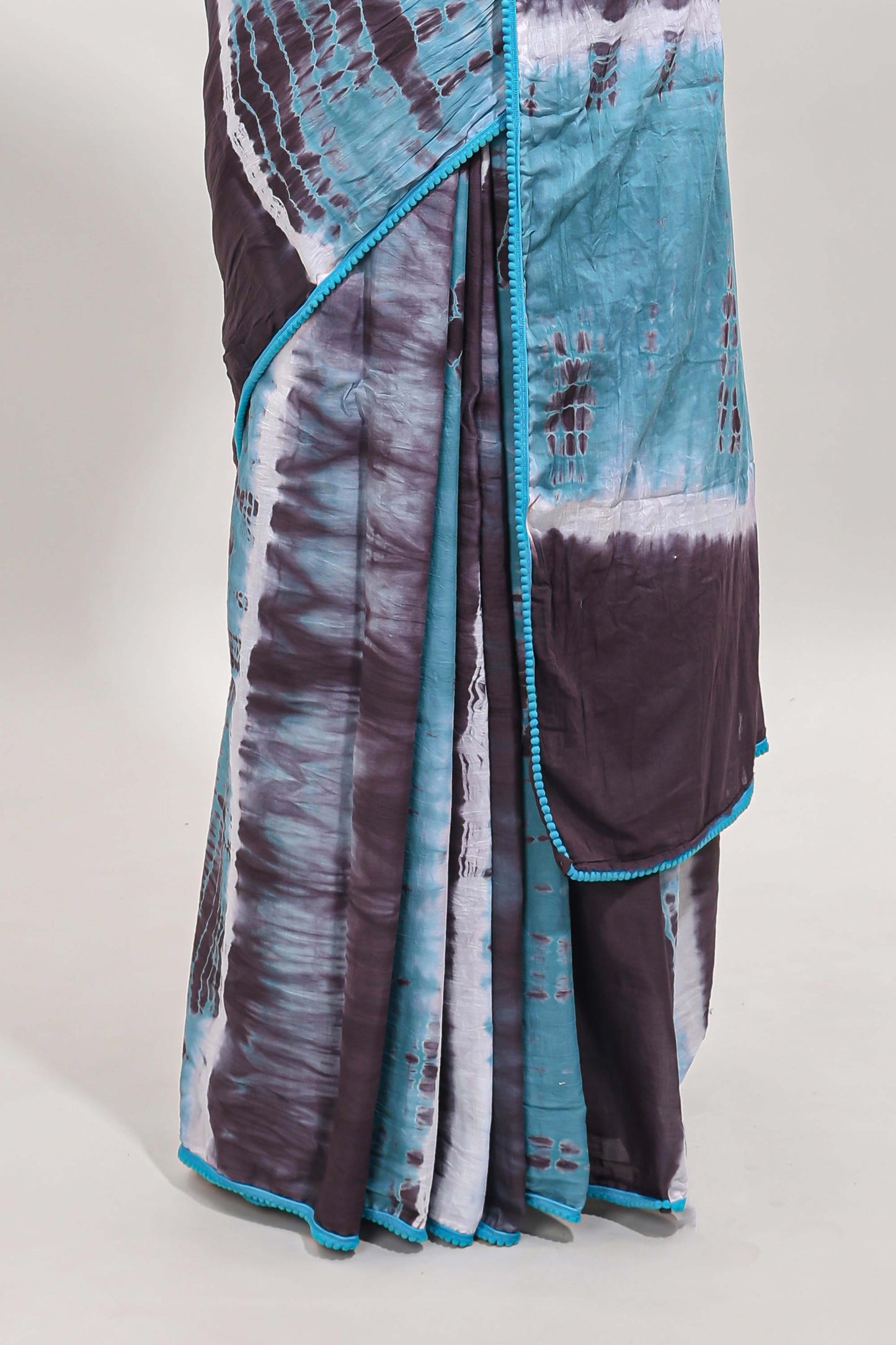 Blue and mauve shibori print mul mul cotton saree with scallop border and matching blouse