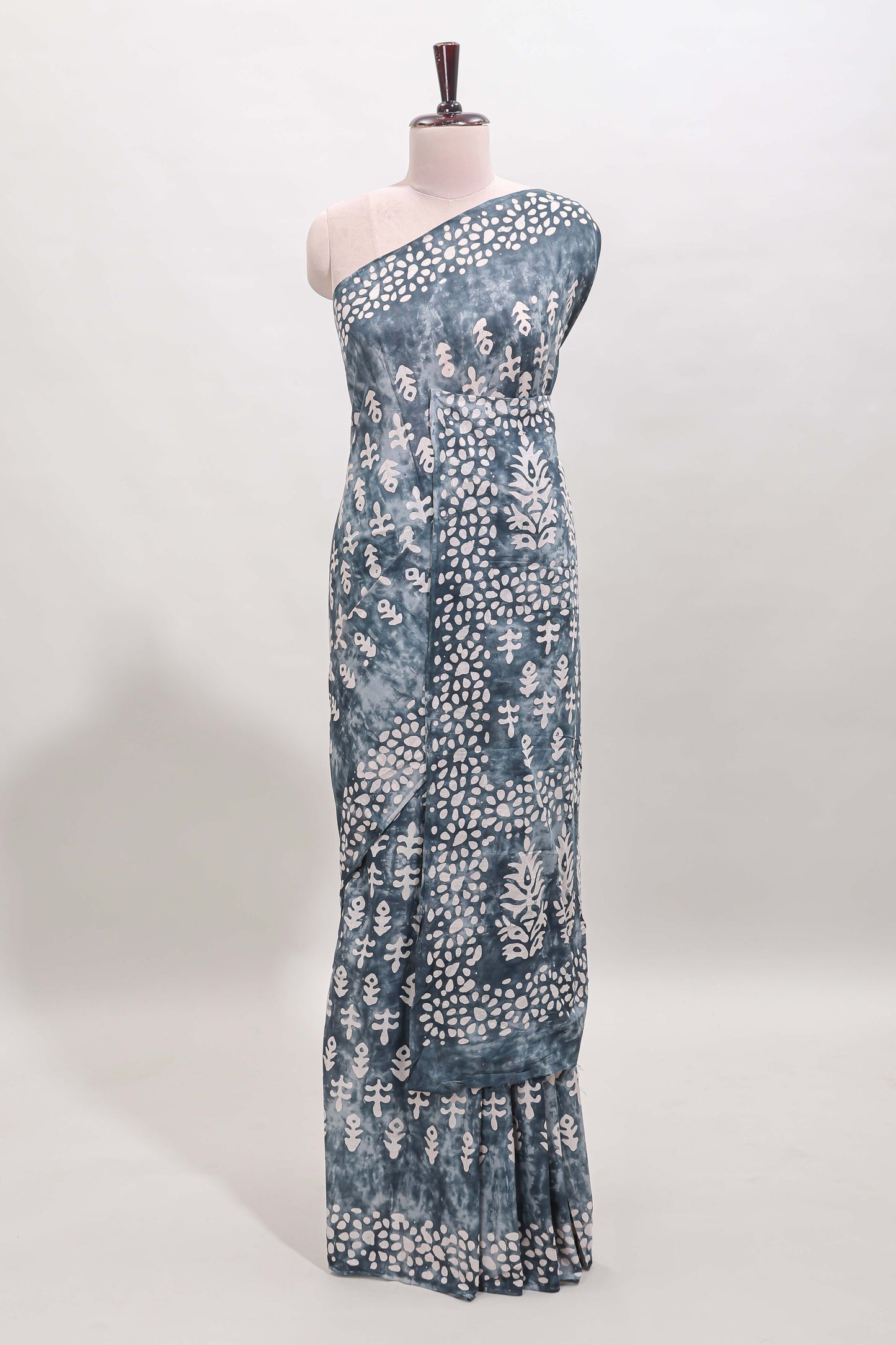 Borderless grey dabu print mul mul cotton saree with matching blouse