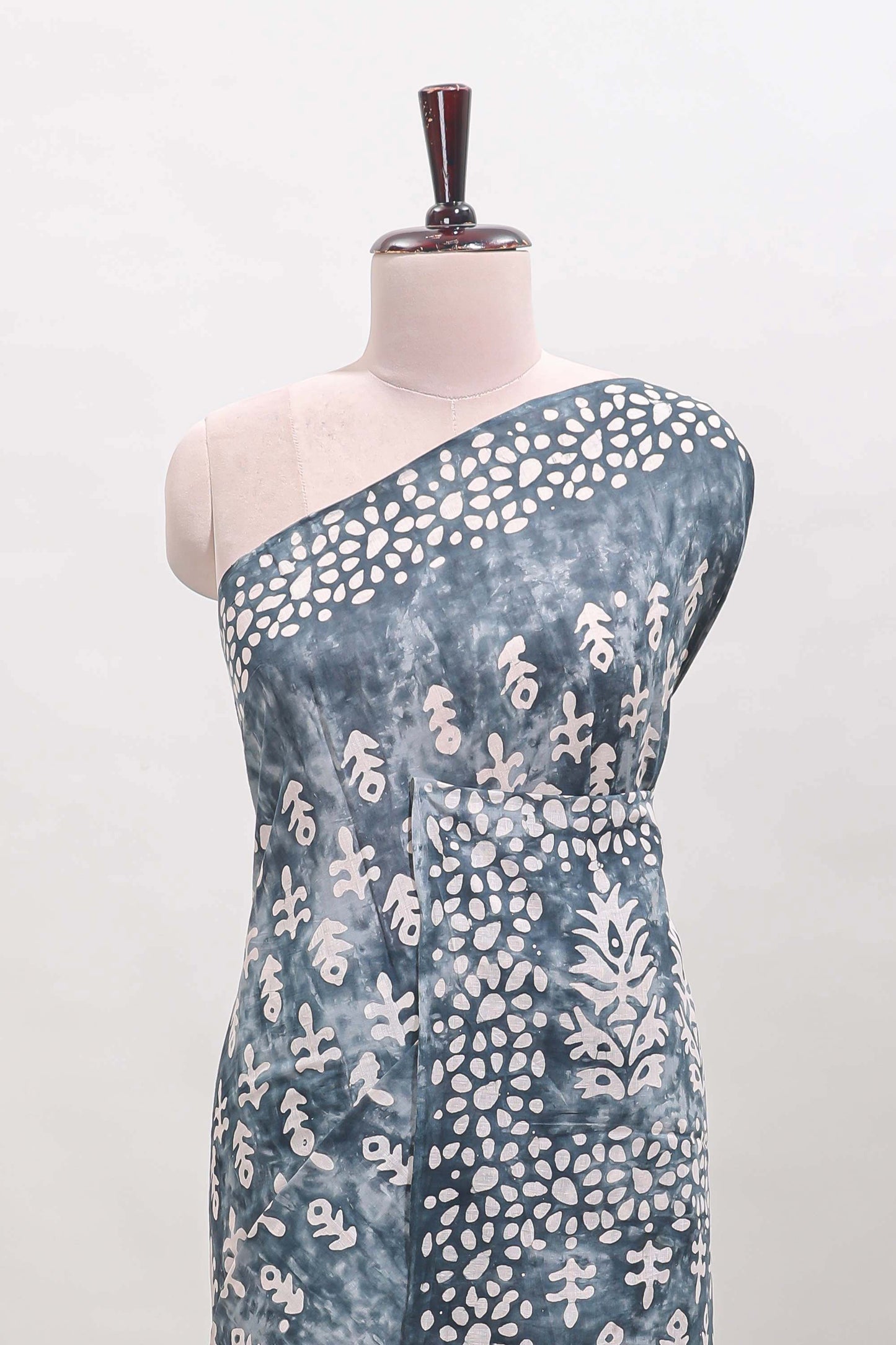Borderless grey dabu print mul mul cotton saree with matching blouse