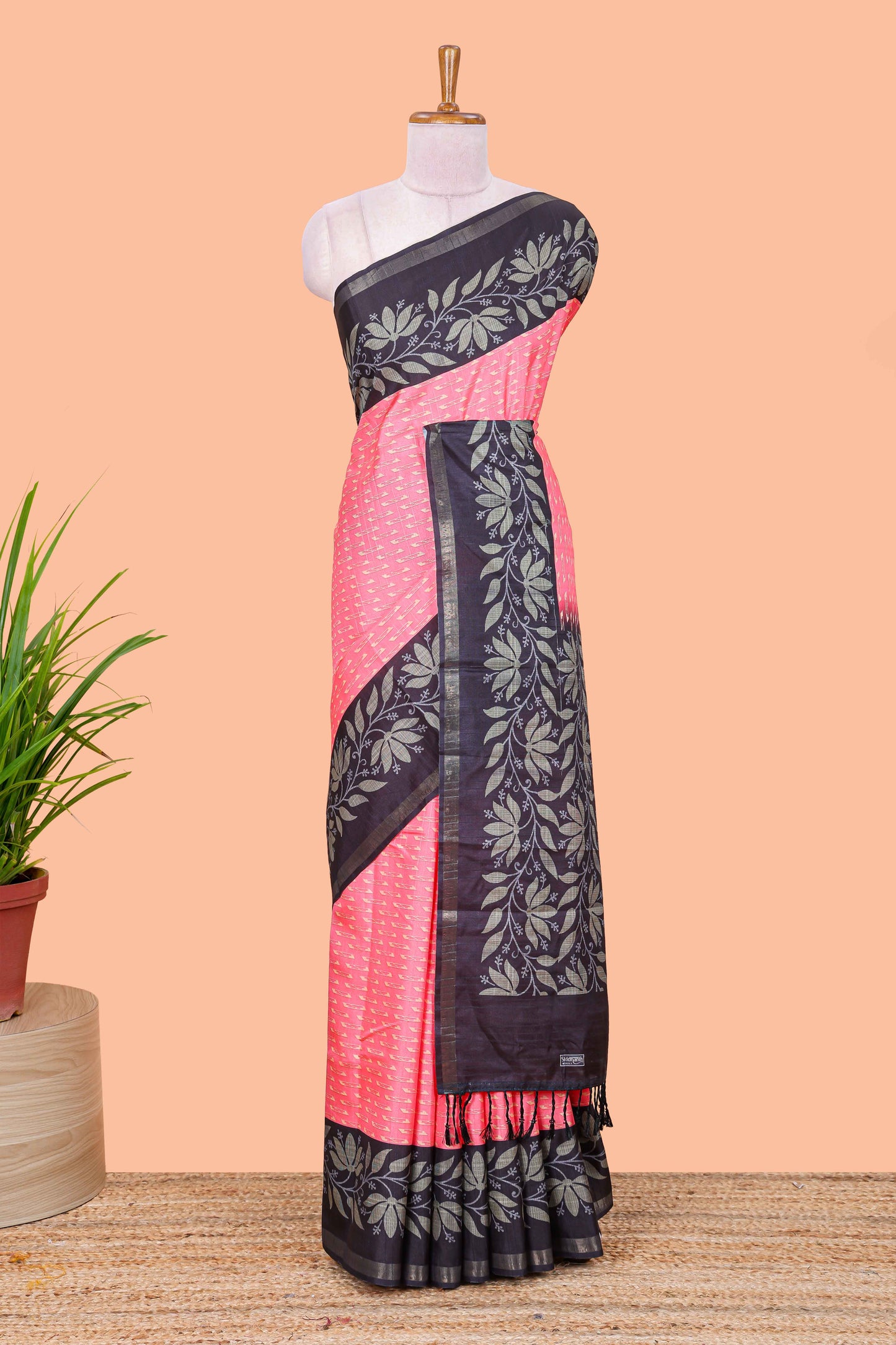 Pink geomentric design motifs art tussar saree with contrast border and blouse