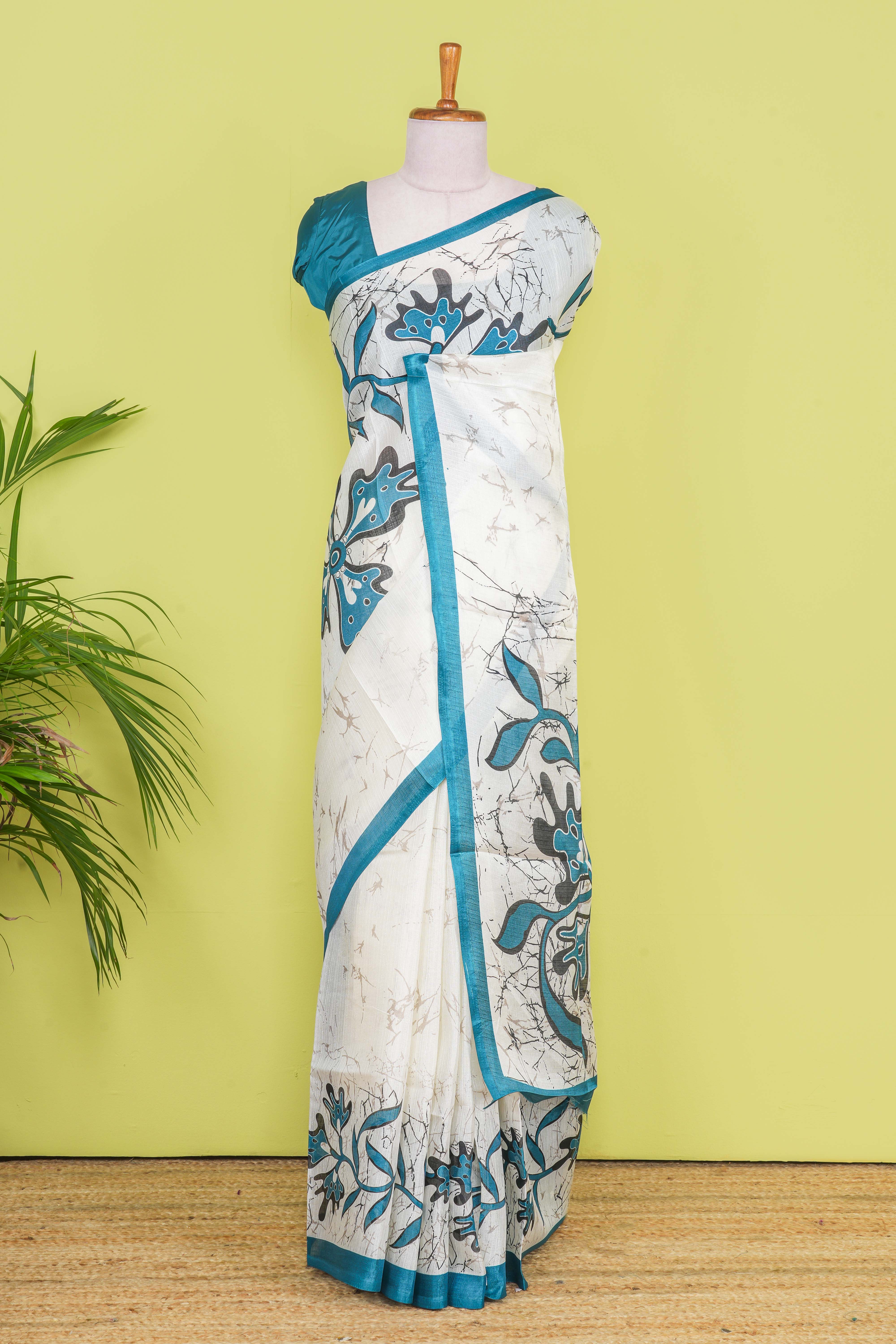 White south cotton Saree Digital Floral Print Across The Body With Contrast Border Along With Pink Flower Motifs Blouse