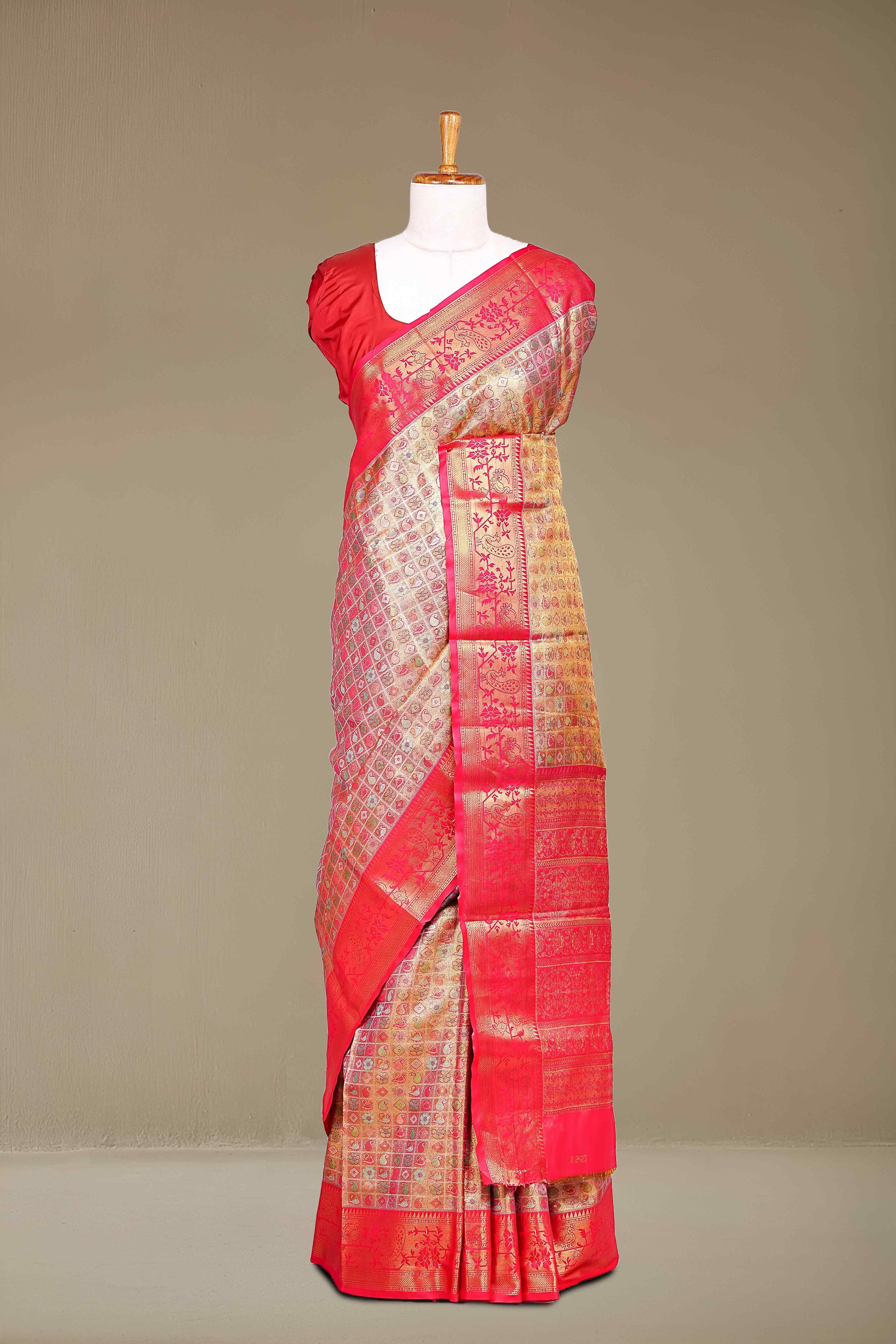 Red Art Tissue