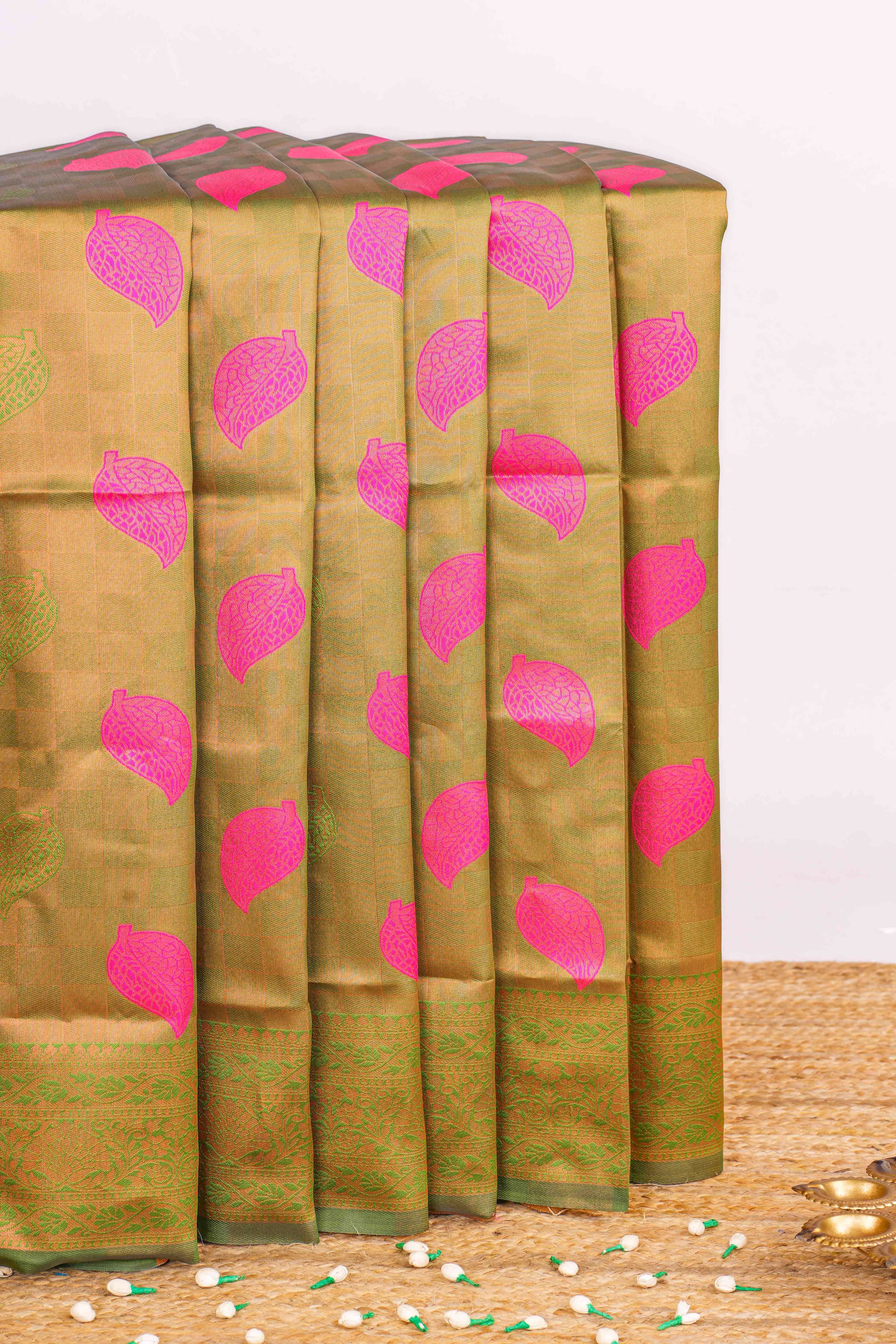 LCHI SILK SAREE