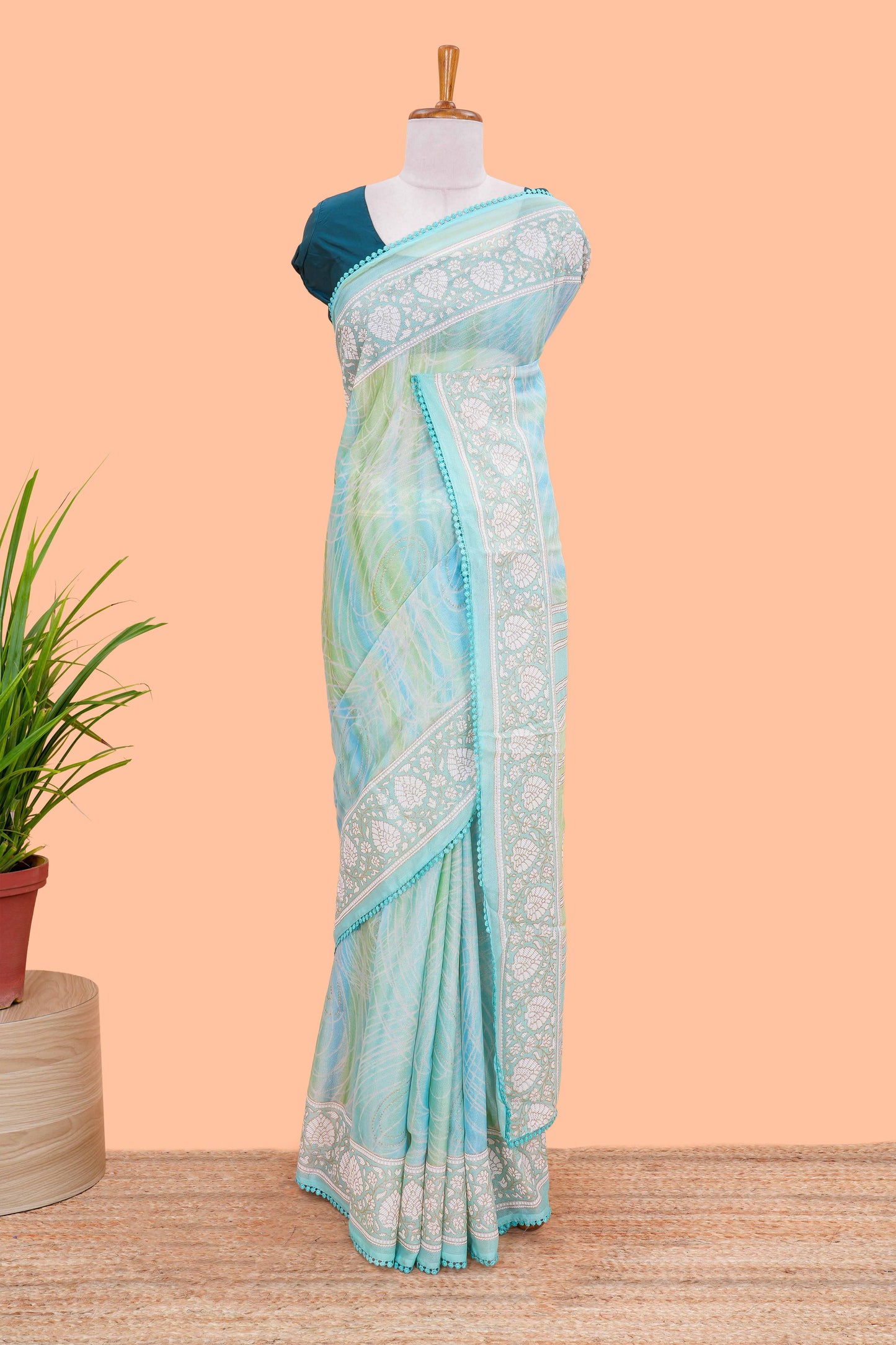 Green Brasso Saree Foil Printed Across The Body And Floral Motifs Pallu