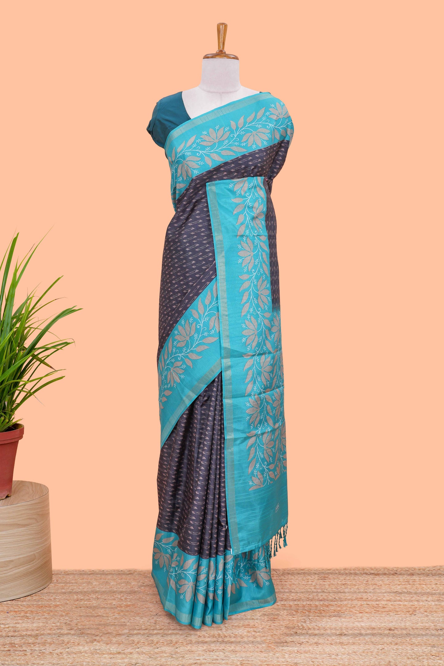 Black Semi Tussar Saree All Over Digital Print And Contrast Pallu