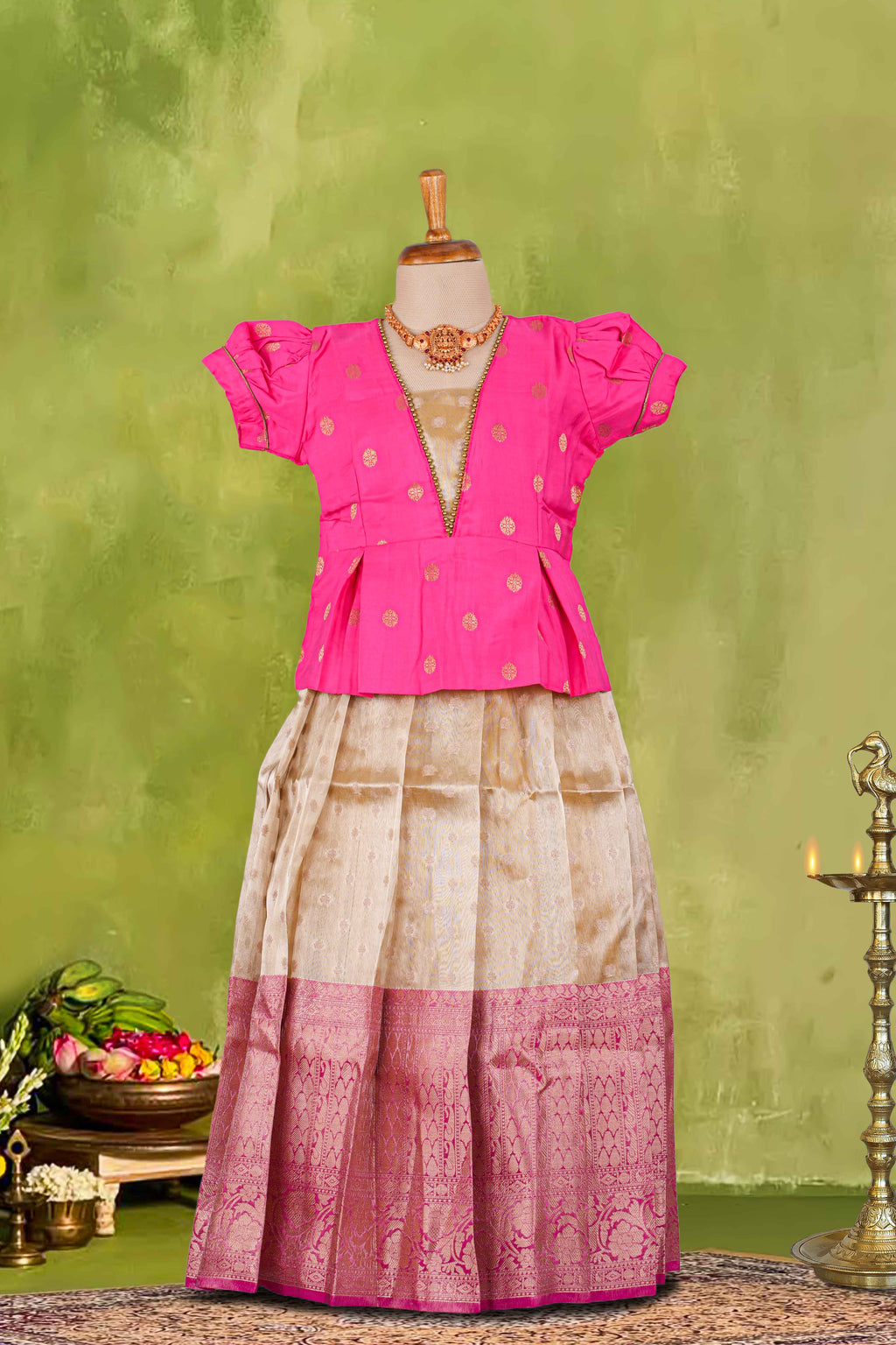 Pattu Pavadai