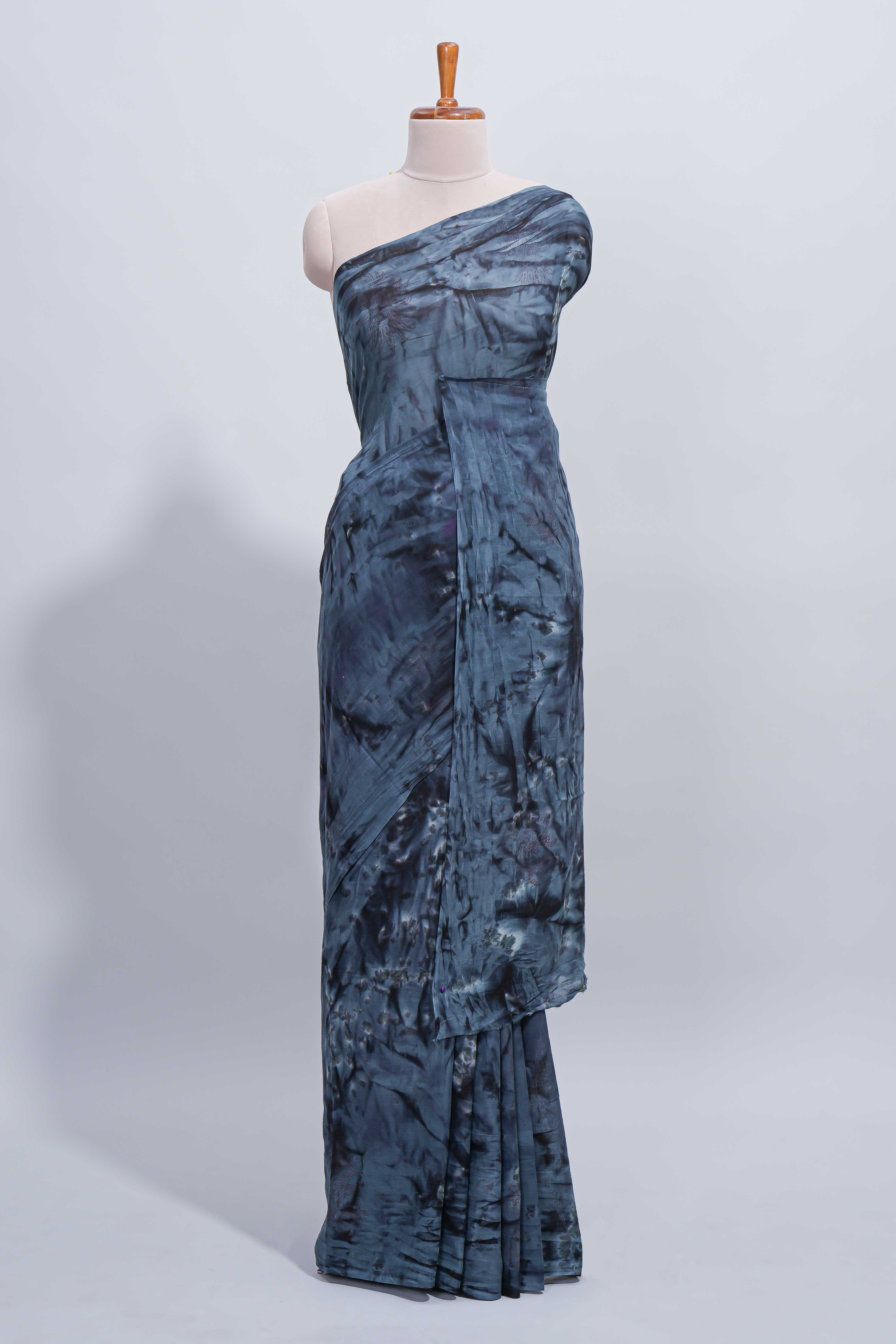 Borderless grey floral design mul mul cotton saree with self pallu