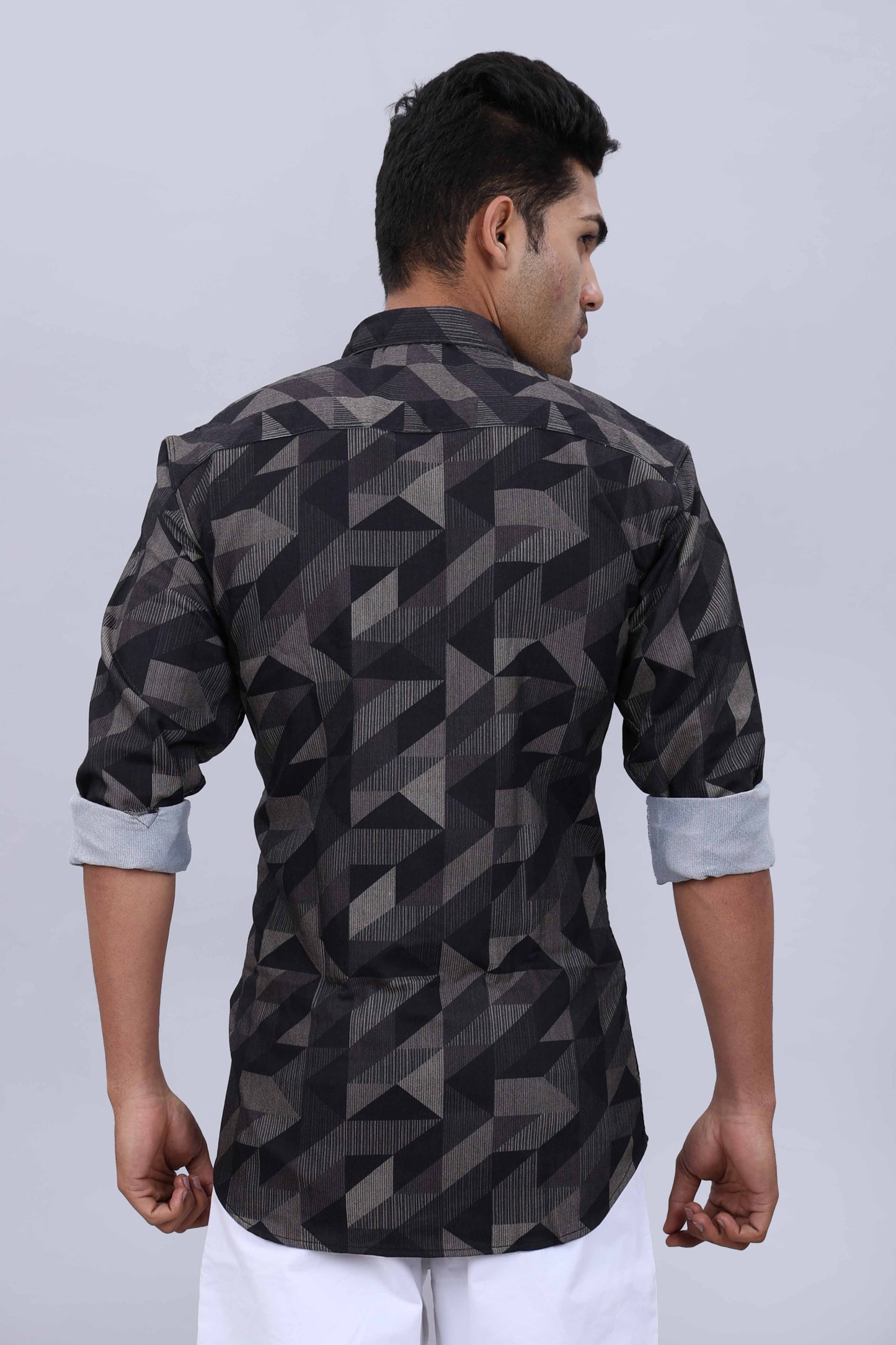 Men’s Slim Fit Casual Shirt in Popcorn Fabric with Fancy Printed Collar