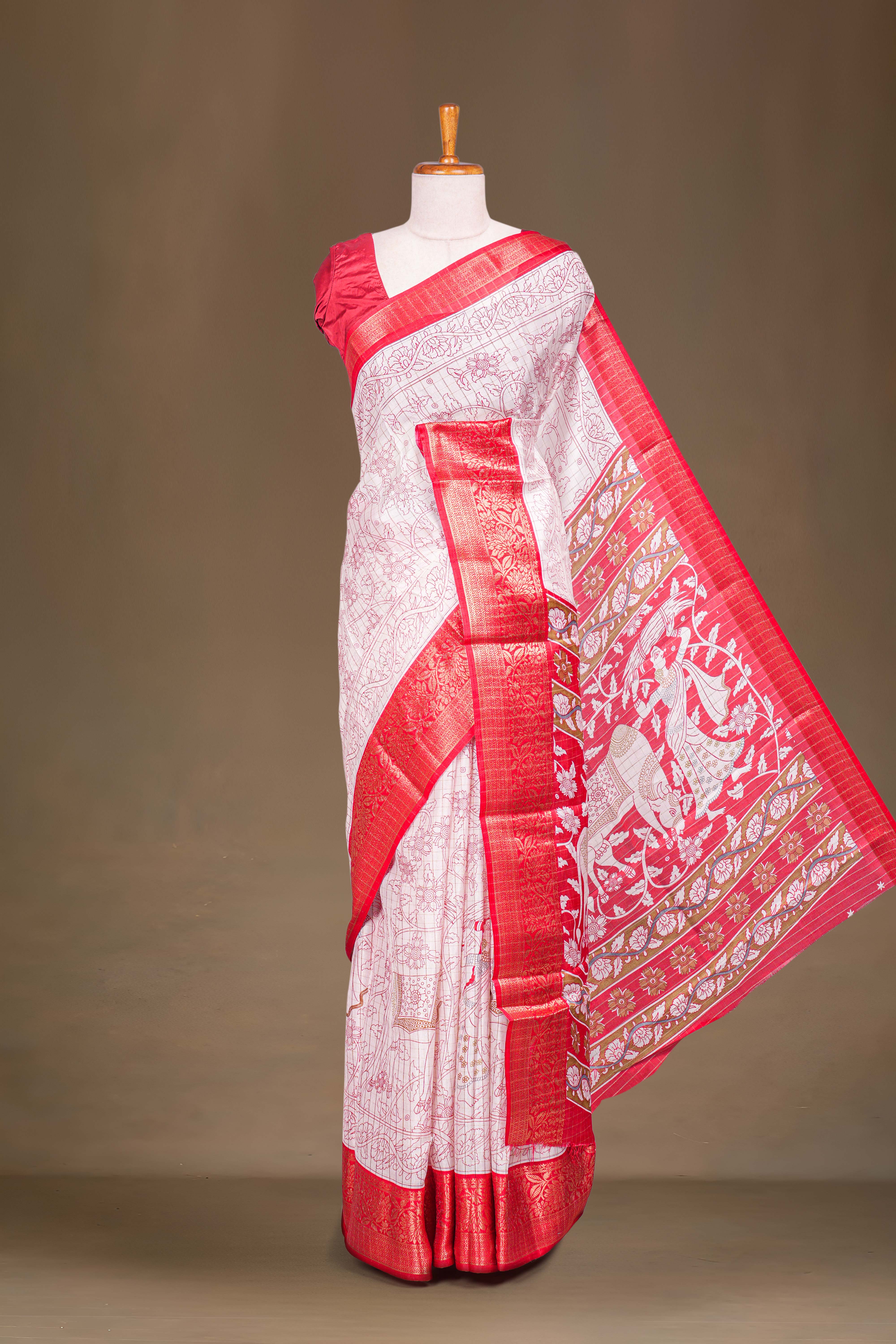 White Dola Silk Saree Detailing Pen Kalamkari Print With Contrast Pallu Along With Star Motifs Blouse