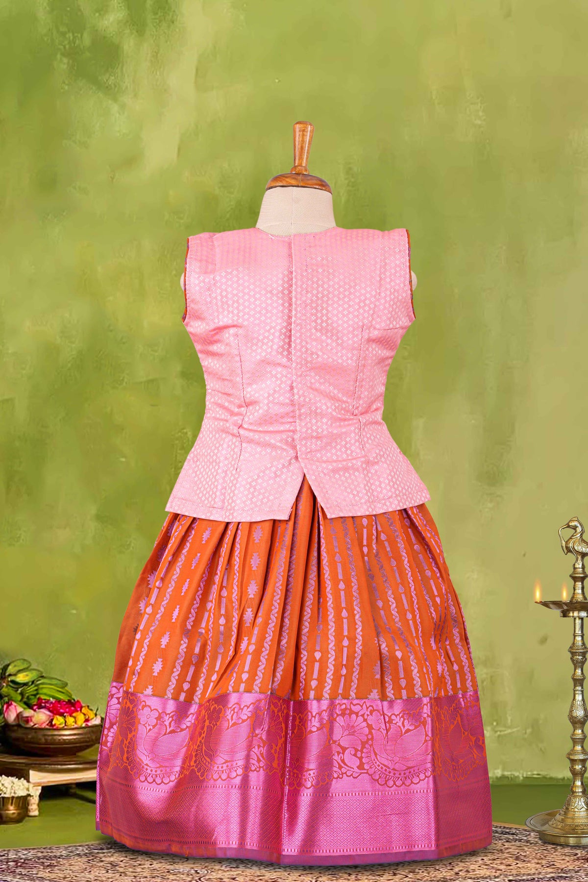 Pattu Pavadai