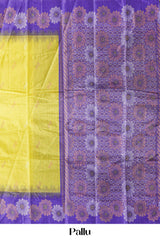 Green Kathi Silk Saree All Over Butta With Contrast Flower Motifs Pallu Along With Blouse