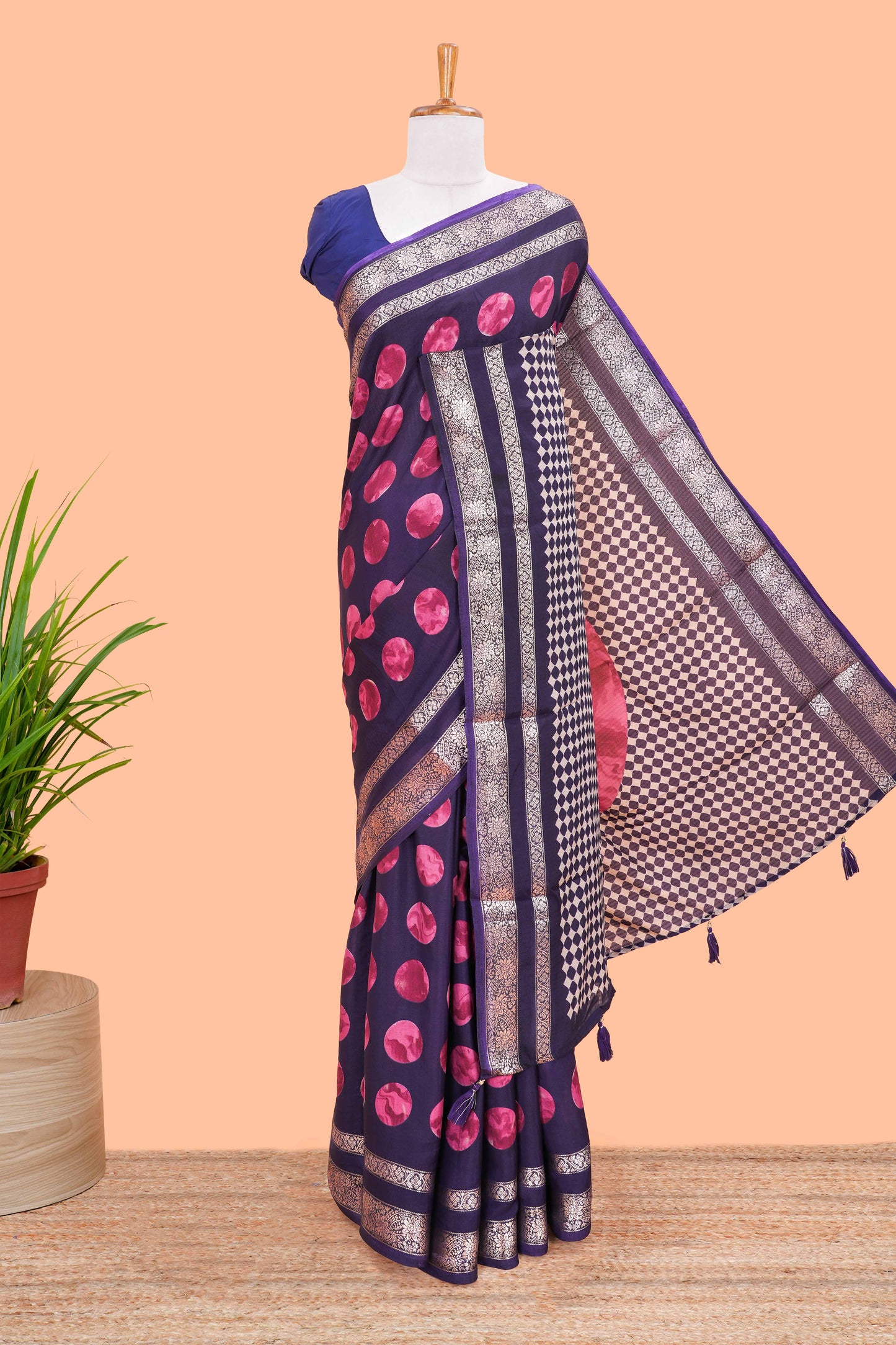 Semi Chiffon Saree All Over Moon Design And Retta Petta Border