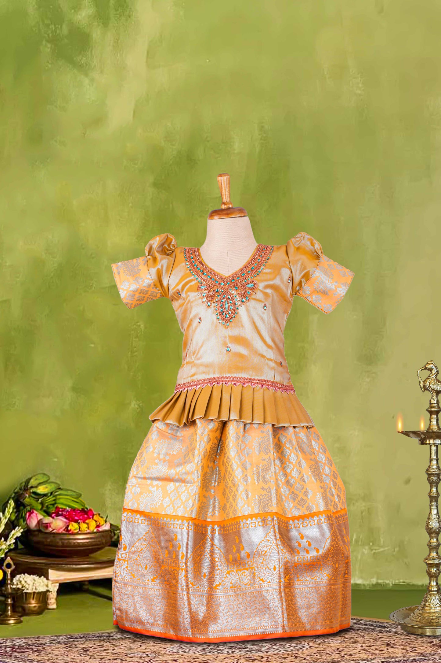 Pattu Pavadai